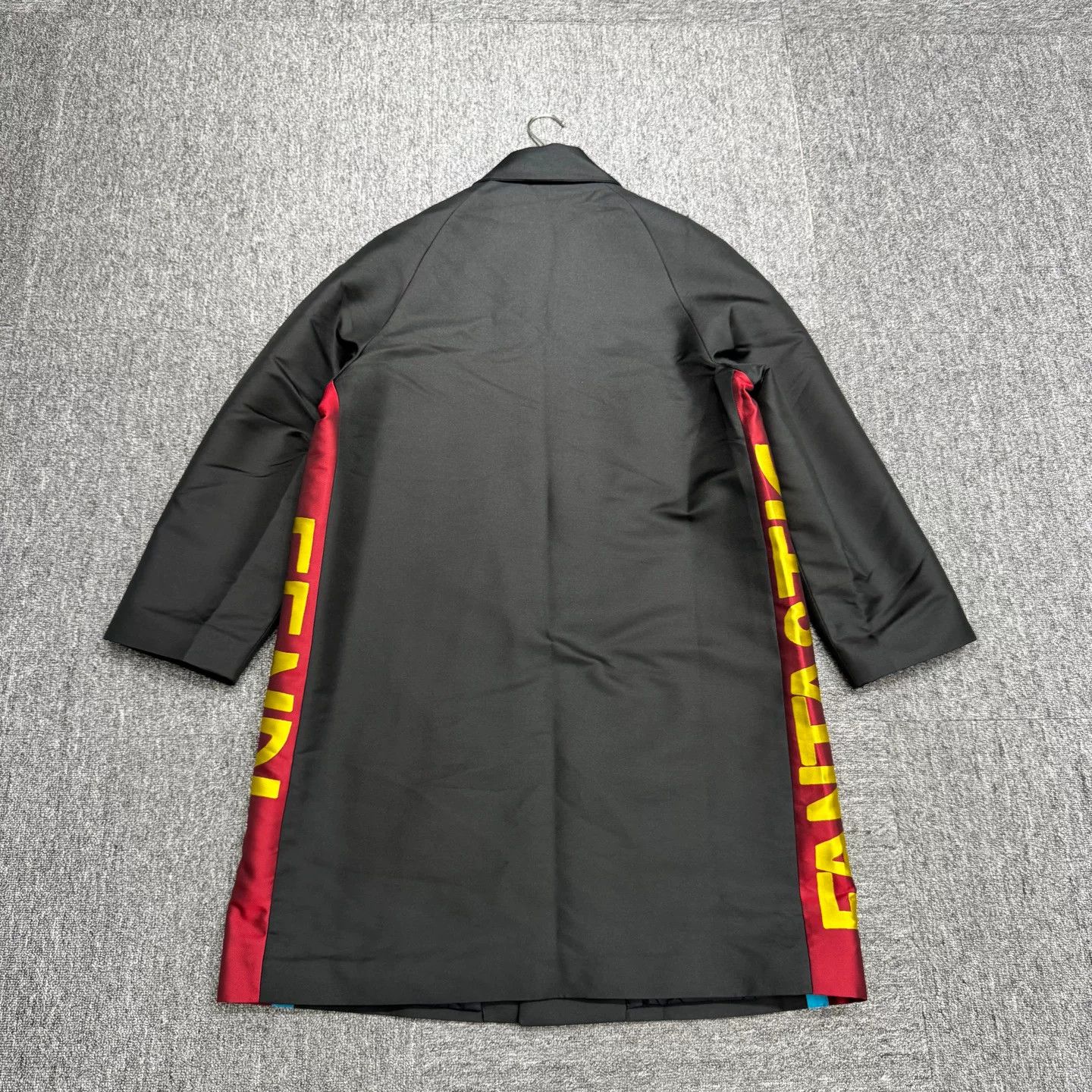 Fendi Fendi Side Logo Print Overcoat IT 46 Size US S / EU 44-46 / 1 - 6 Thumbnail