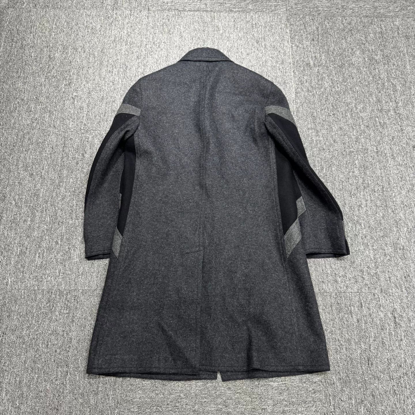 Neil Barrett Neil Barrett Colorblock Wool Heavy Coat 46 Size US S / EU 44-46 / 1 - 6 Thumbnail