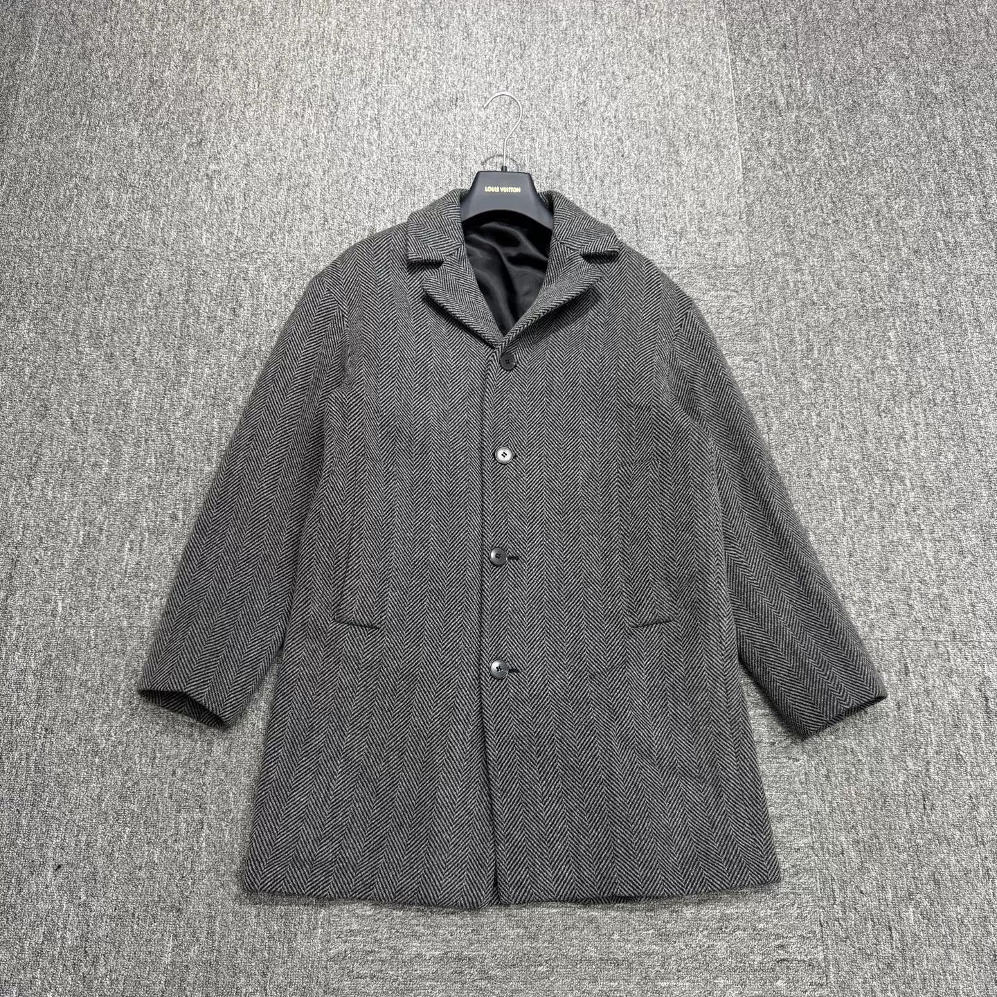 Valentino Valentino Herringbone Wool Coat Size M Size US M / EU 48-50 / 2 - 2 Thumbnail