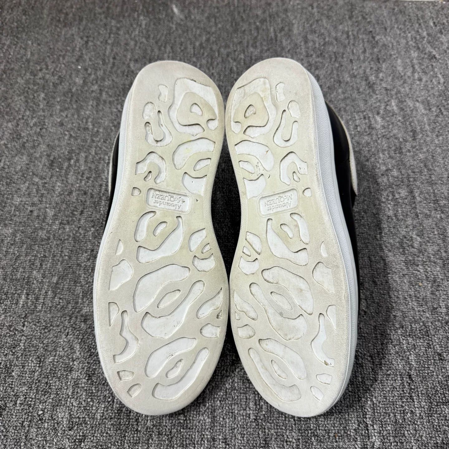 Alexander McQueen Alexander McQueen Oversized Low-Top Sneakers 40 Size US 7 / EU 40 - 6 Thumbnail