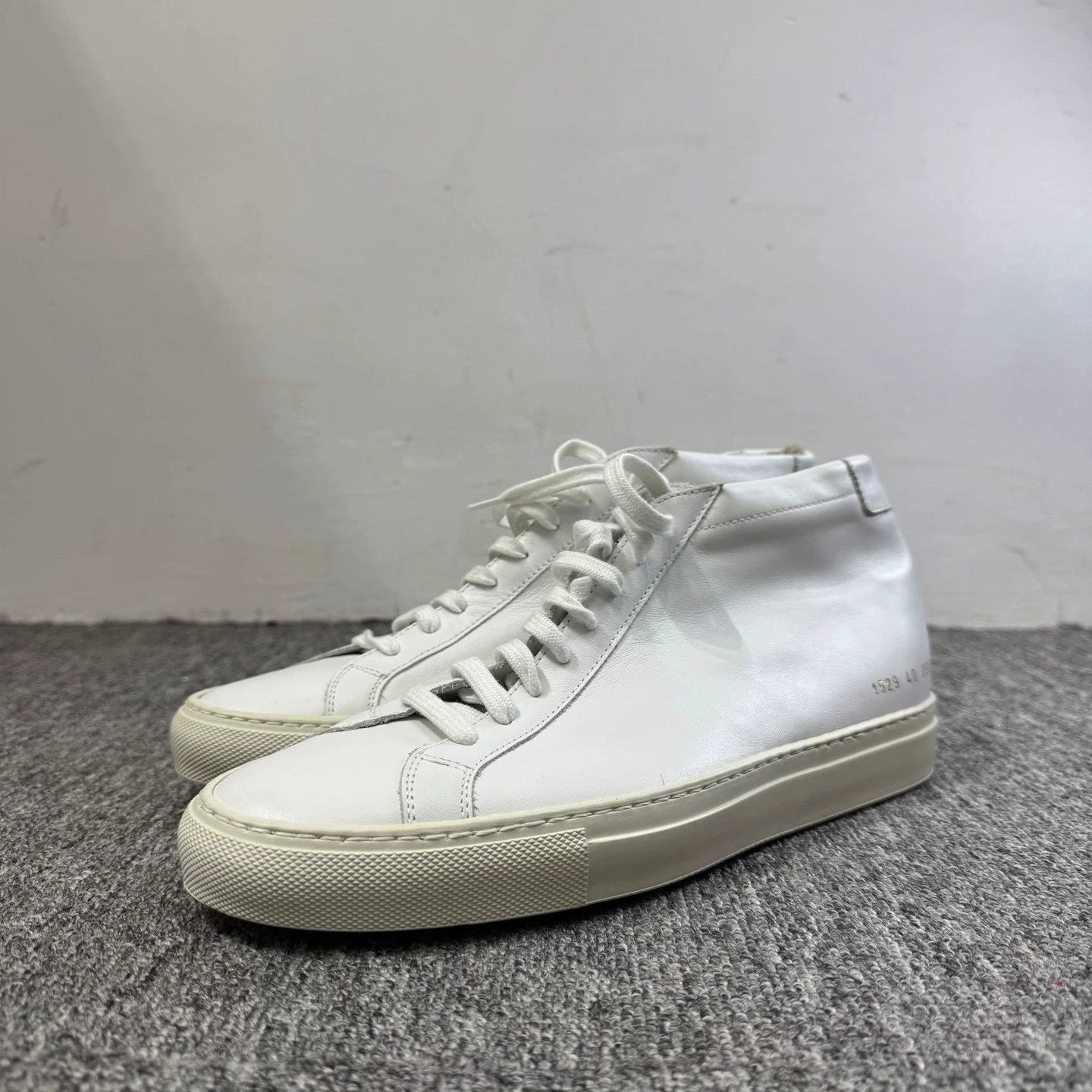 Common Projects Common Projects Achilles Mid White Sneakers 40 Size US 7 / EU 40 - 2 Thumbnail
