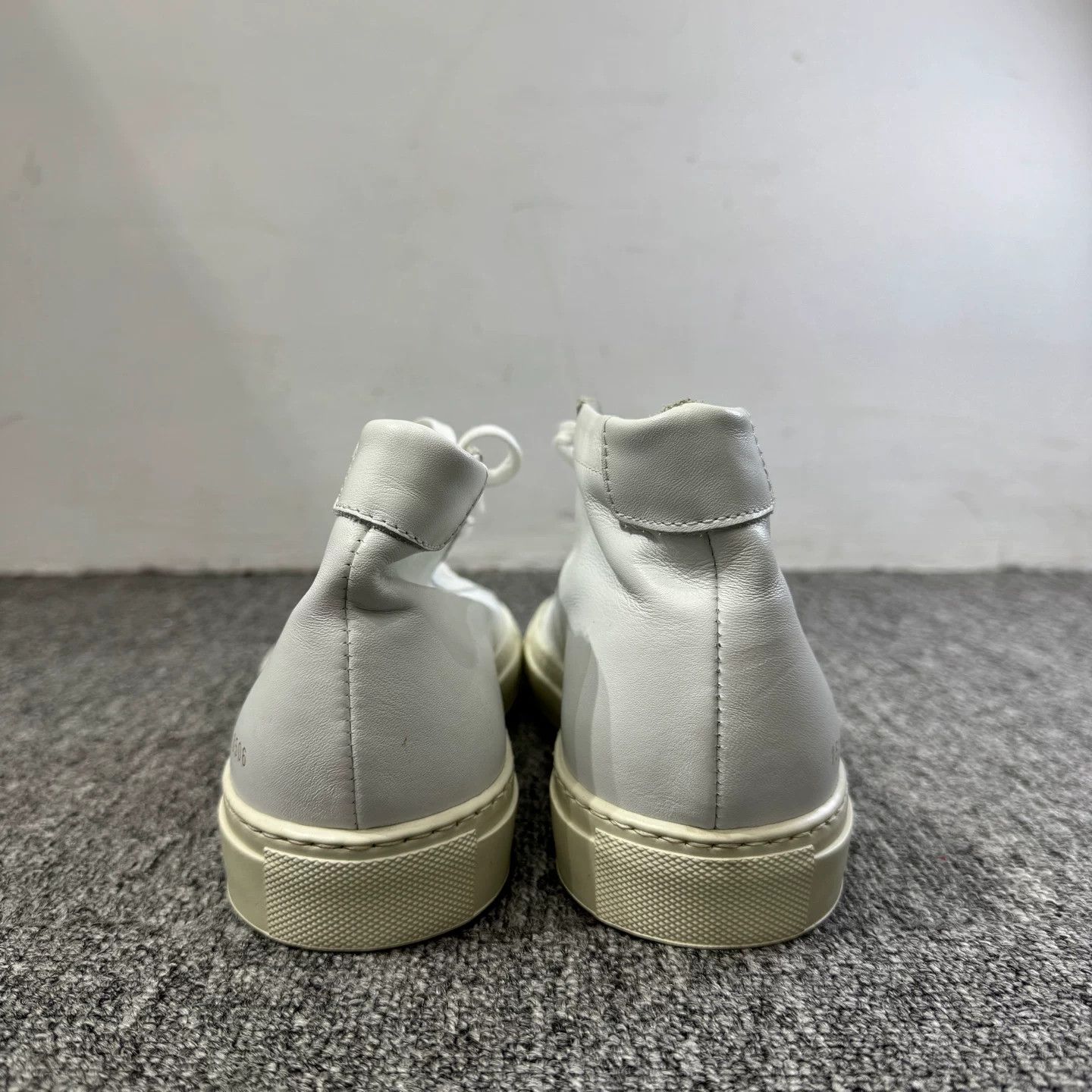 Common Projects Common Projects Achilles Mid White Sneakers 40 Size US 7 / EU 40 - 4 Thumbnail