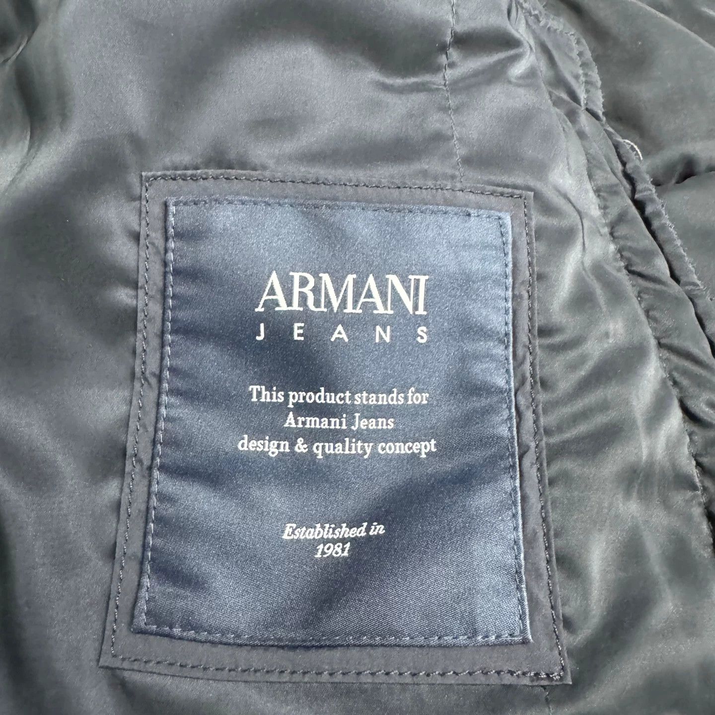 Armani Armani Jeans Quilted Down Bomber Jacket Size 50 Size US M / EU 48-50 / 2 - 3 Thumbnail