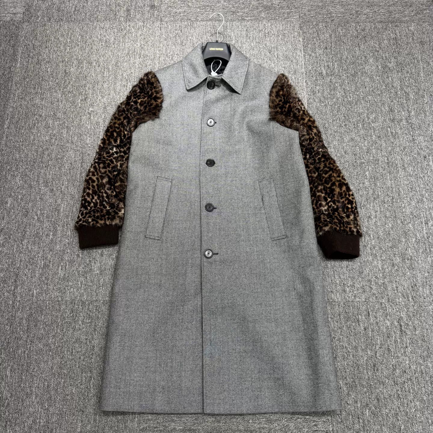 Fendi Fendi Muskrat Fur Sleeve Wool Coat IT 48 Size US M / EU 48-50 / 2 - 2 Thumbnail