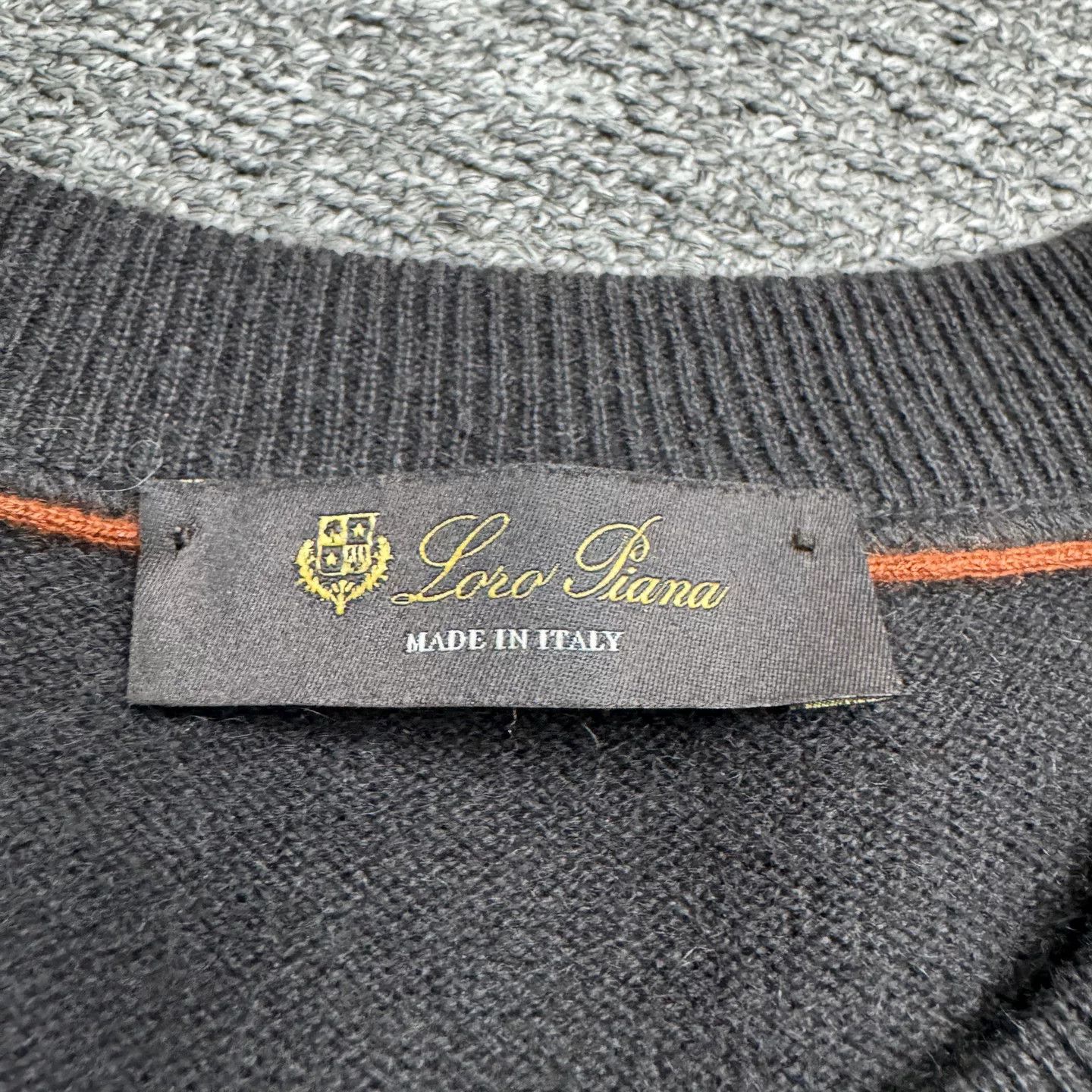 Loro Piana Loro Piana 100% Cashmere Crewneck Sweater Size 54 Size US L / EU 52-54 / 3 - 3 Thumbnail