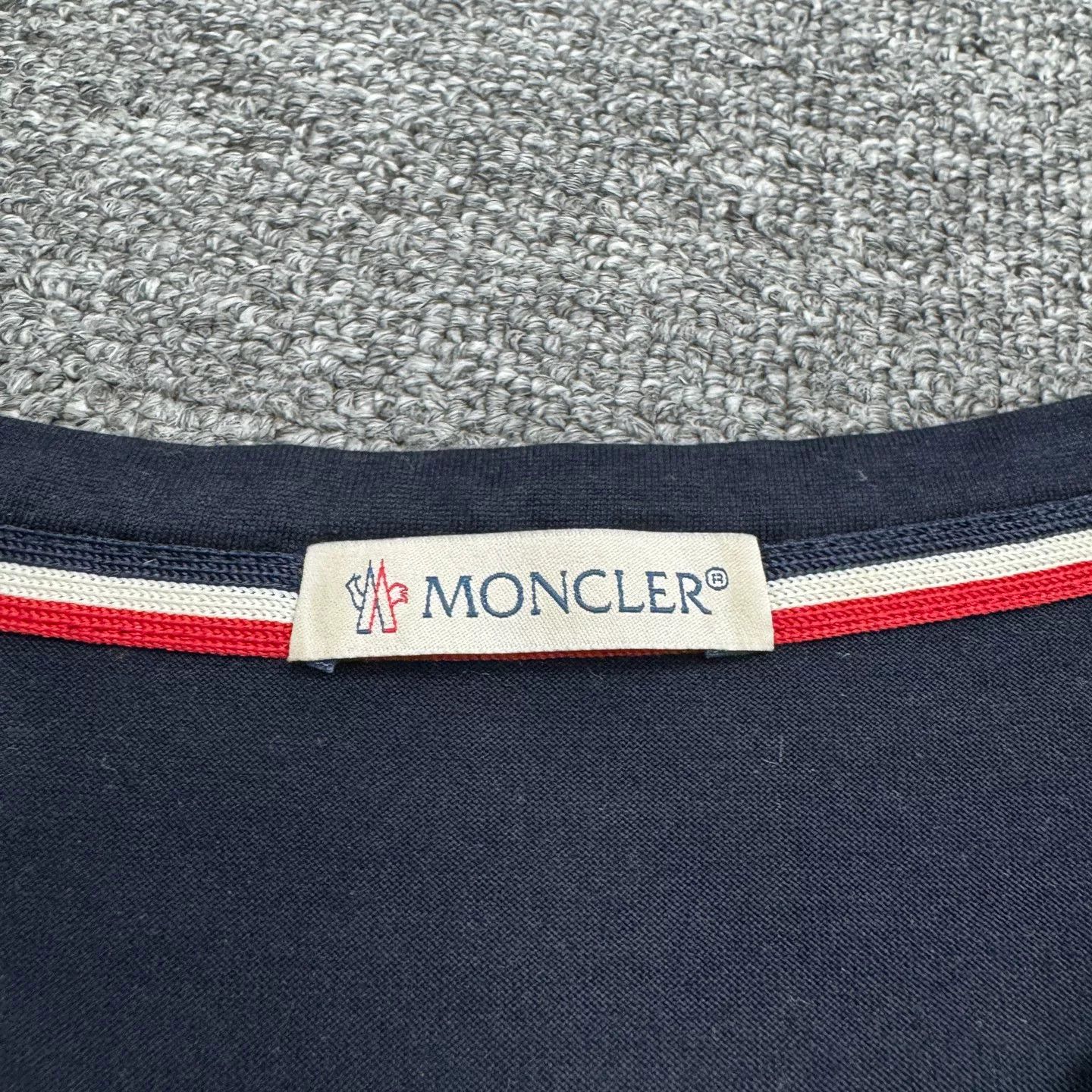 Moncler Moncler Pocket T-Shirt Size M Size US M / EU 48-50 / 2 - 3 Thumbnail