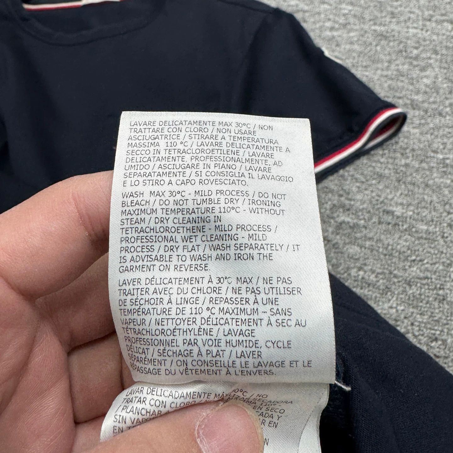 Moncler Moncler Pocket T-Shirt Size M Size US M / EU 48-50 / 2 - 5 Thumbnail