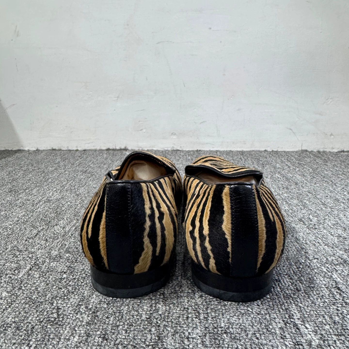 Gucci Gucci Tiger Print Pony Hair Loafers US 6.5 Size US 6.5 / EU 39-40 - 4 Thumbnail