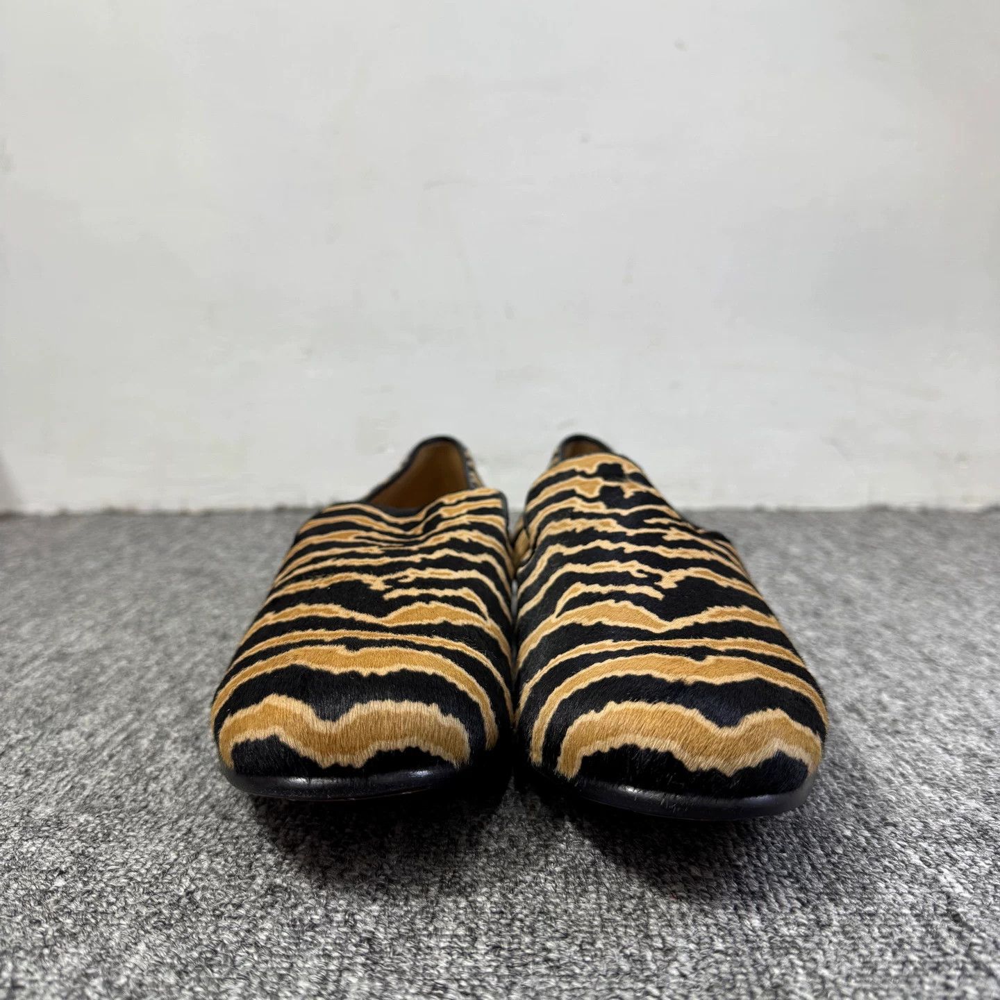 Gucci Gucci Tiger Print Pony Hair Loafers US 6.5 Size US 6.5 / EU 39-40 - 3 Thumbnail