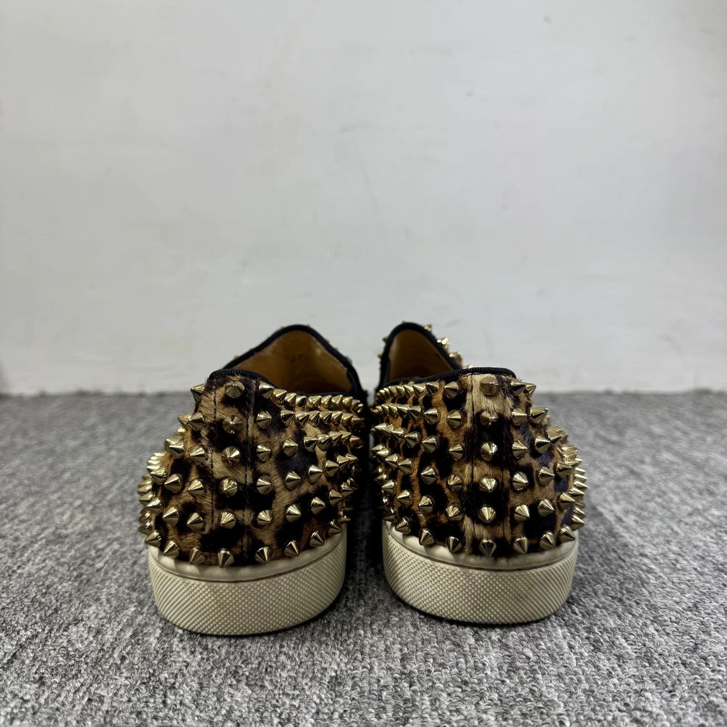 Christian Louboutin Christian Louboutin Studded Leopard Slip-ons EU 40 Size US 7 / EU 40 - 4 Thumbnail