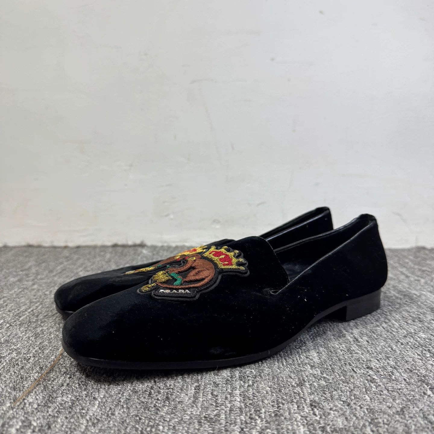 Prada Prada Embroidered Crown Velvet Loafers 6.5 Size US 7.5 / EU 40-41 - 2 Thumbnail