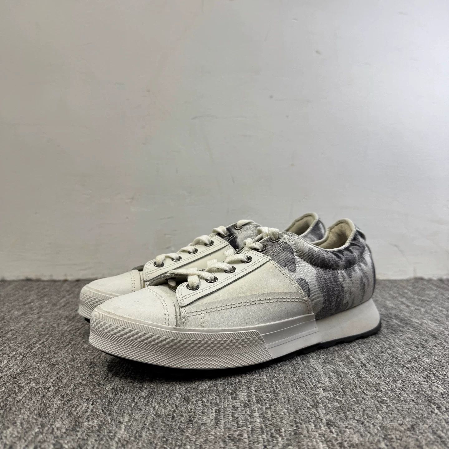 Maison MIHARA YASUHIRO Maison Mihara Yasuhiro Patchwork Low-Top Sneakers EU 41 Size US 8 / EU 41 - 2 Thumbnail