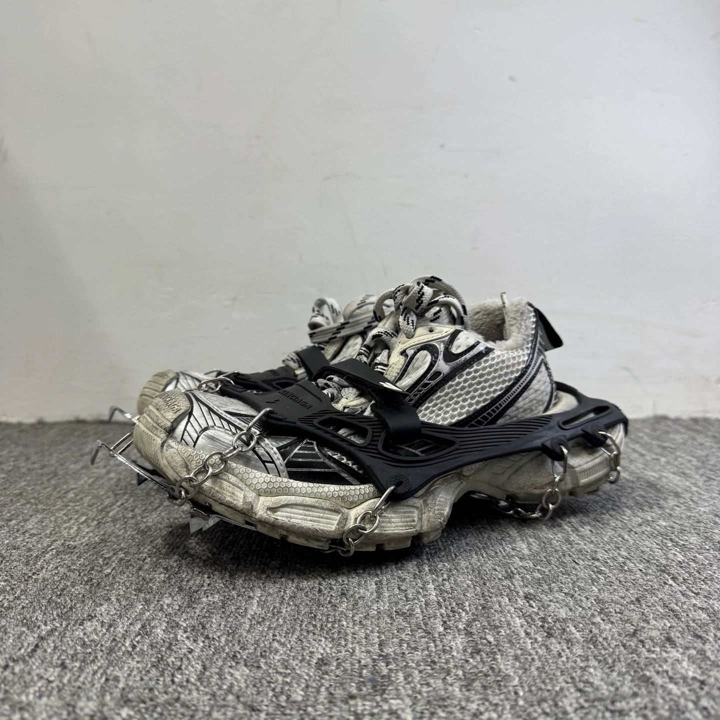 Balenciaga Balenciaga 3XL Snow Chain Sneakers 37 Size US 7 / IT 37 - 2 Thumbnail