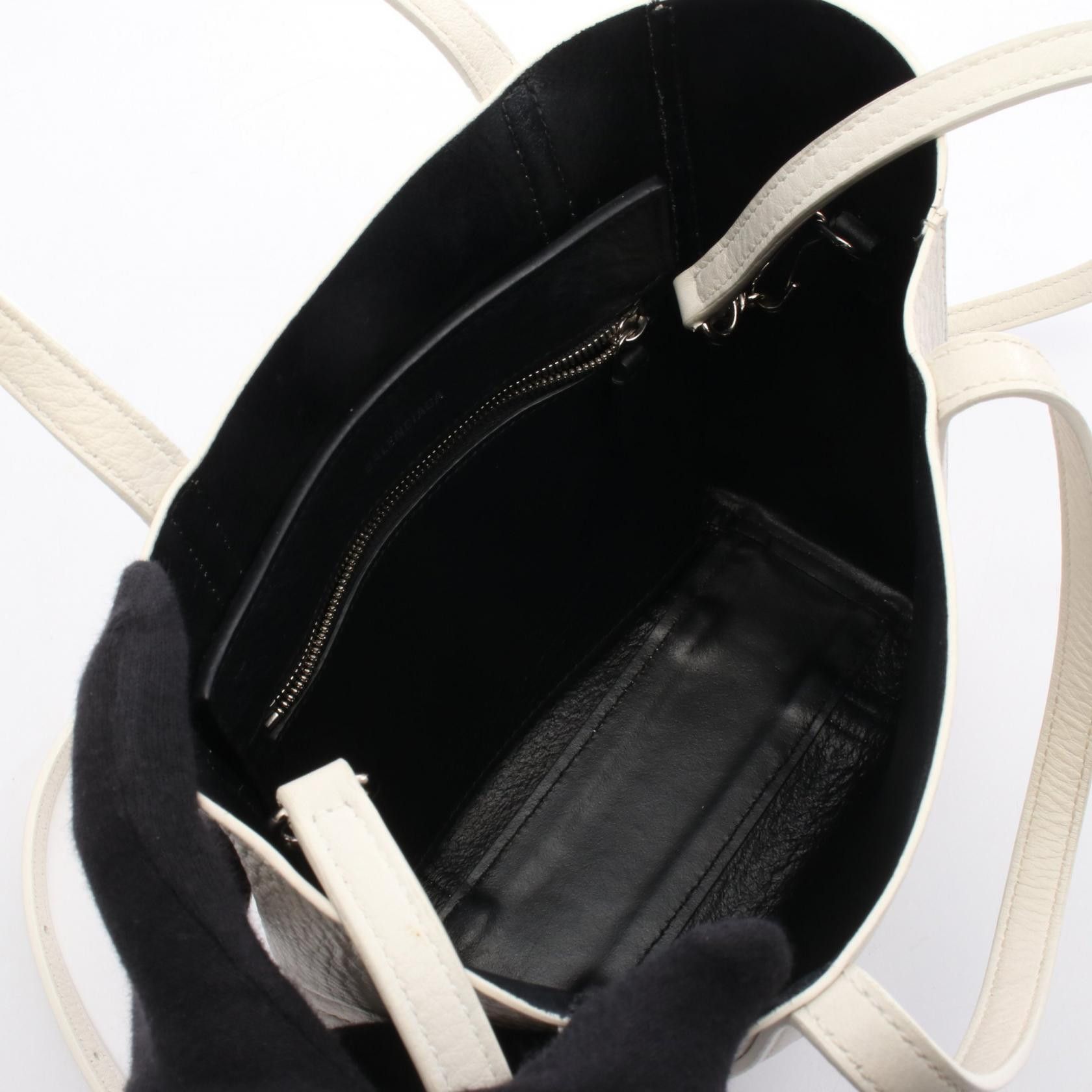 Balenciaga Balenciaga Balenciaga Everyday Xxs Leather Tote Bag Leather Tote Bag 551815 DUTY FREE for USA Size ONE SIZE - 3 Thumbnail