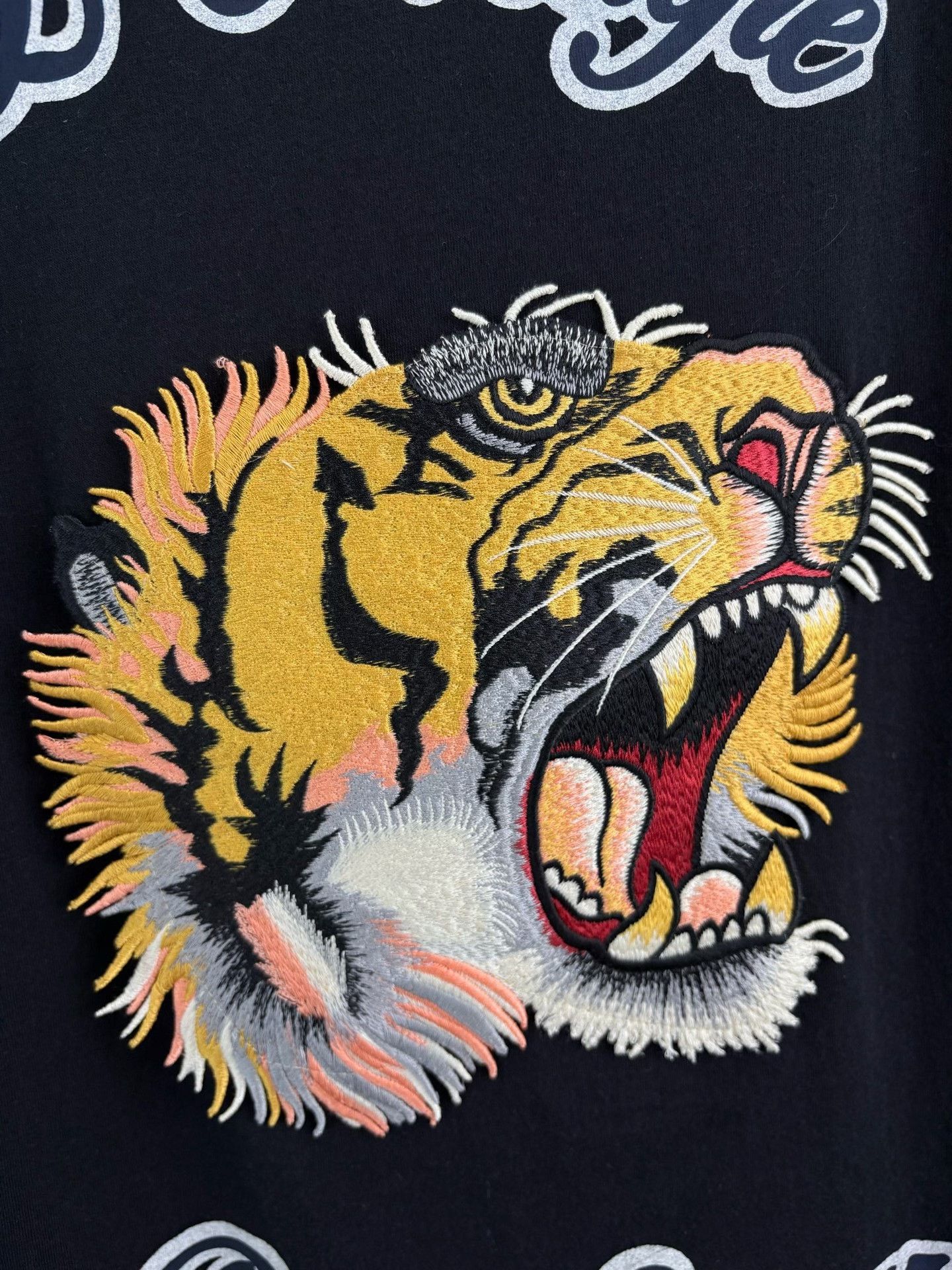 Gucci Gucci Tiger Embroidered T-Shirt Size S Size US S / EU 44-46 / 1 - 4 Thumbnail
