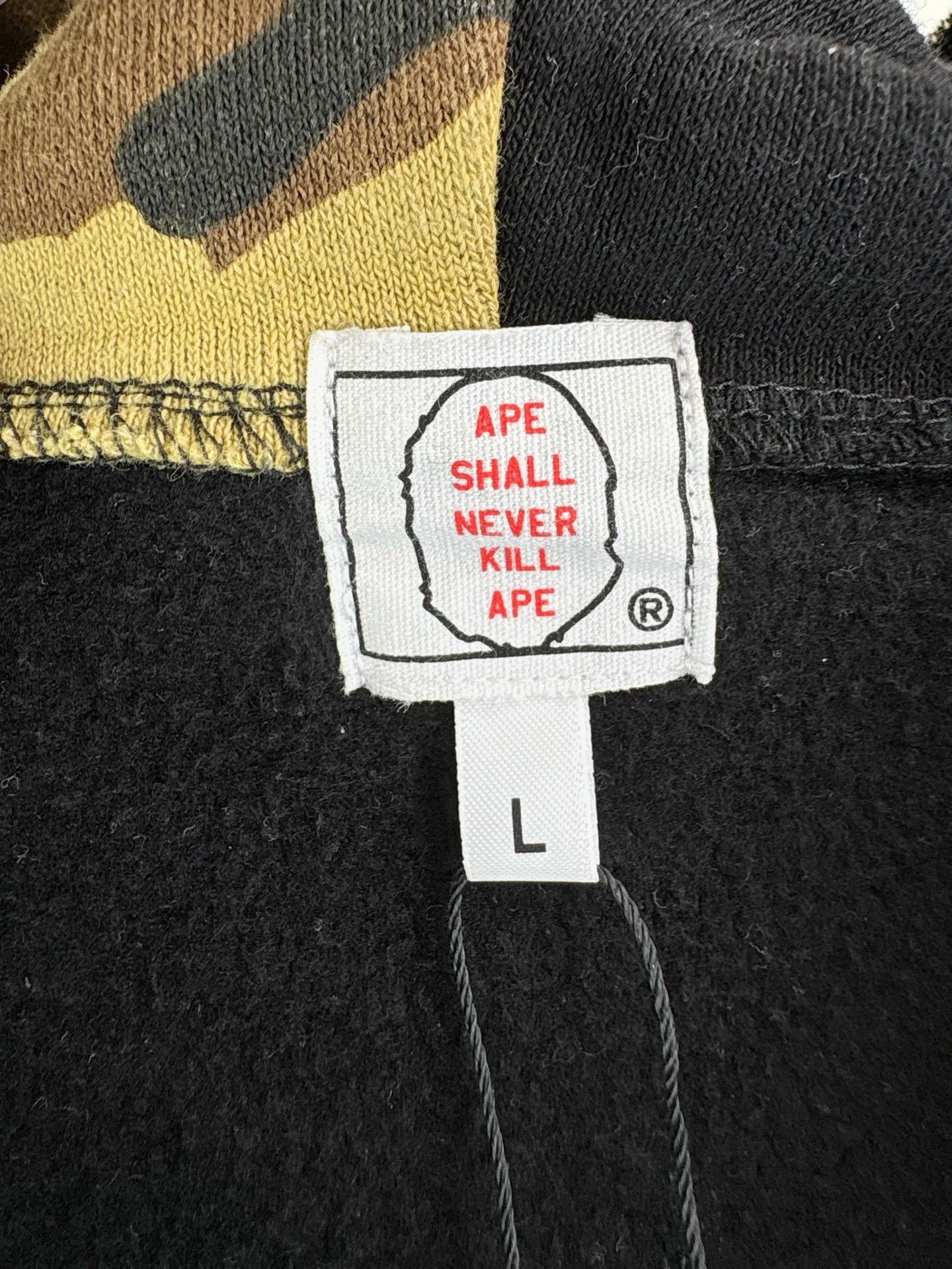 Bape BAPE Camo Shark Full Zip Hoodie Size L Size US L / EU 52-54 / 3 - 4 Thumbnail