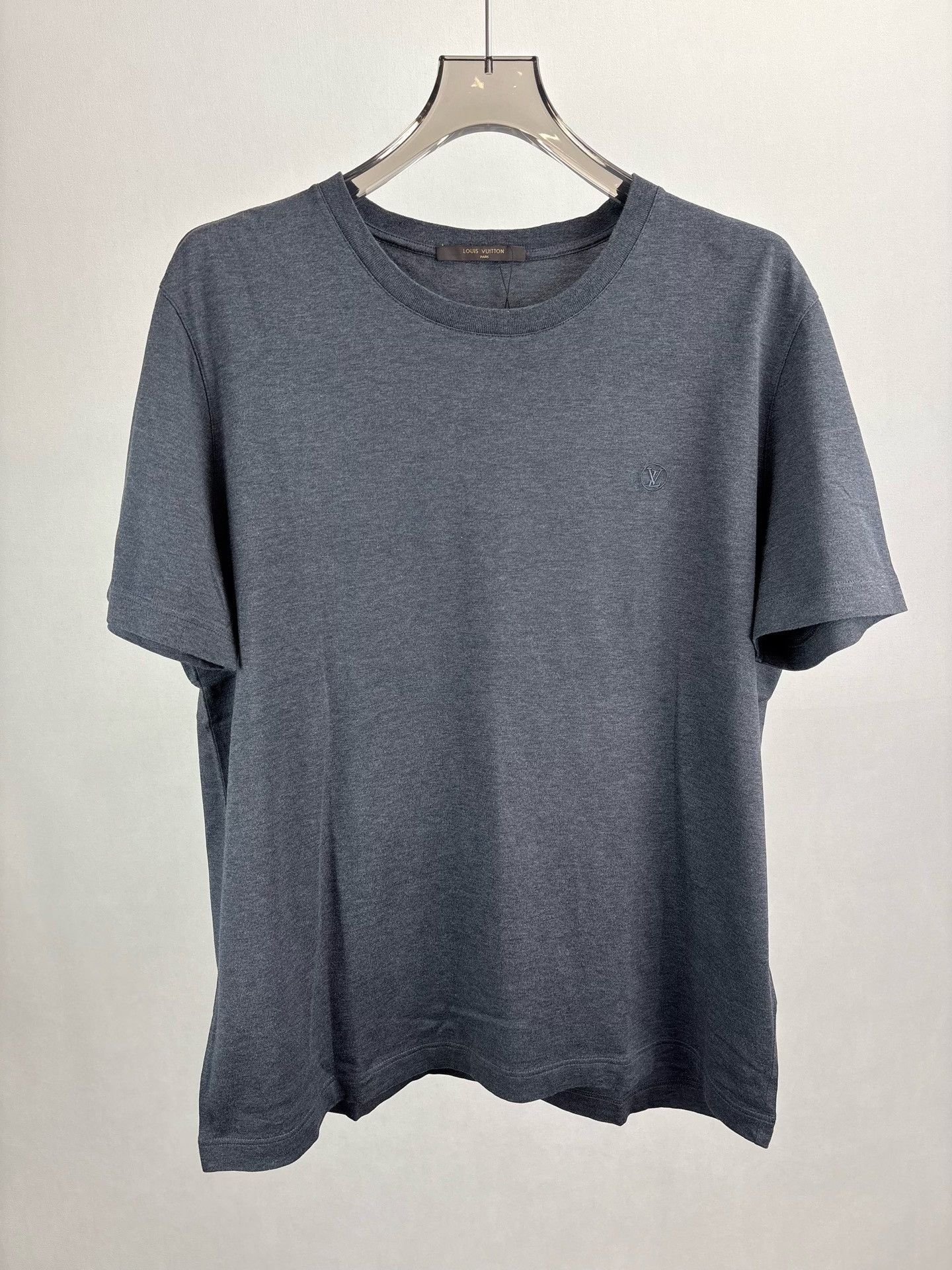 Louis Vuitton Louis Vuitton Embroidered Logo T-Shirt XL Size US XL / EU 56 / 4 - 2 Thumbnail