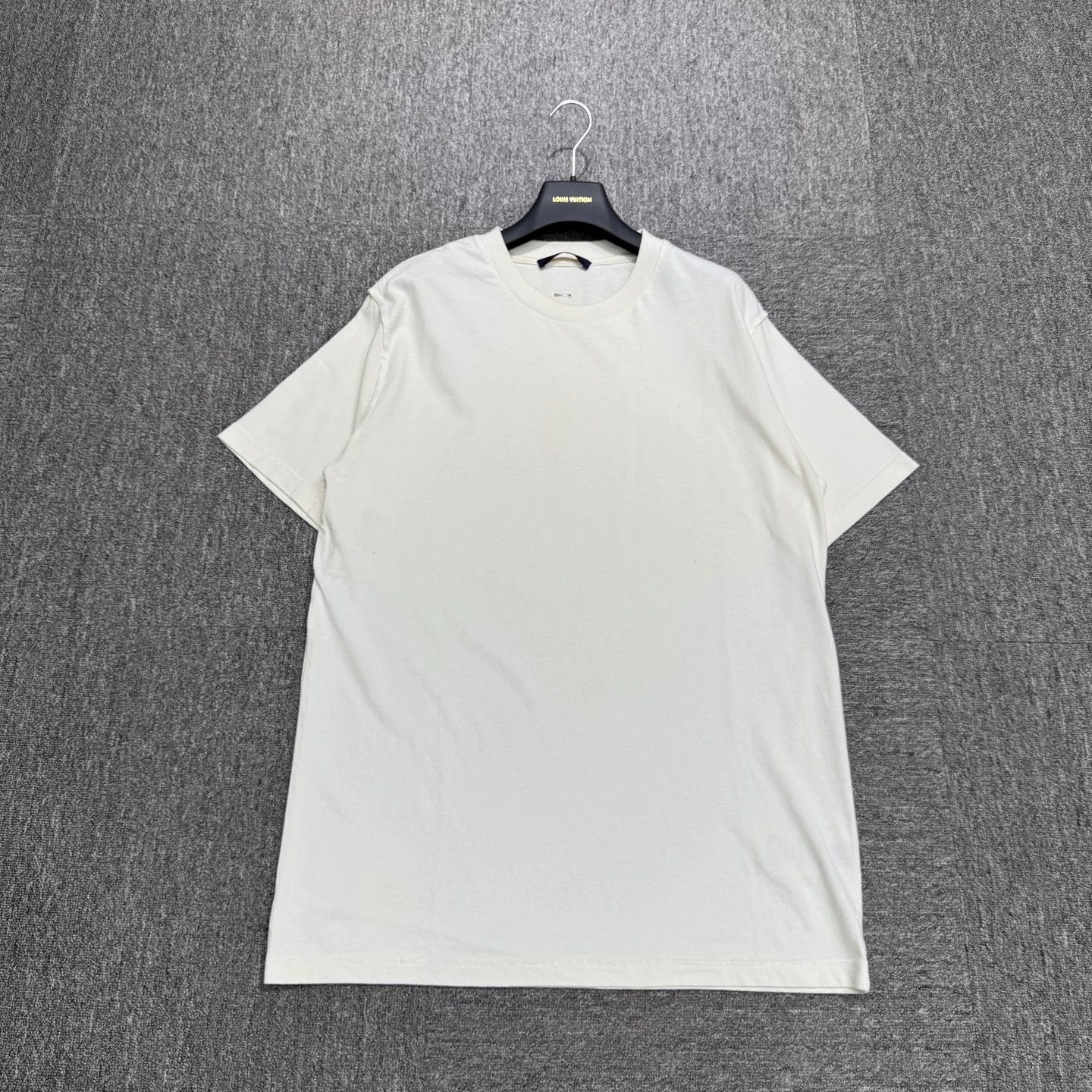 Louis Vuitton Louis Vuitton Staples Edition White T-Shirt XL Size US XL / EU 56 / 4 - 2 Thumbnail