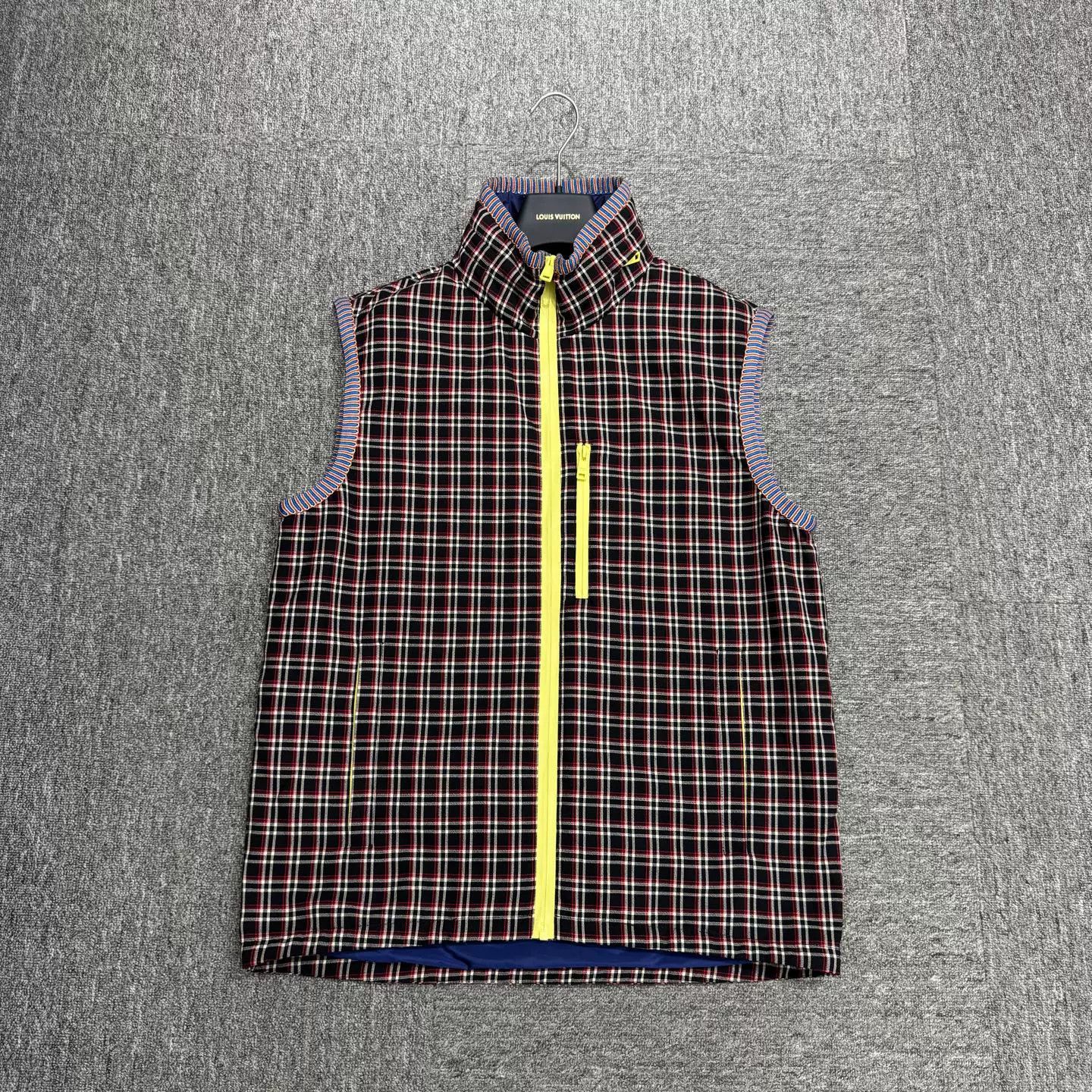 Prada Prada Plaid Virgin Wool Zip Vest Size 46 Size US S / EU 44-46 / 1 - 2 Thumbnail