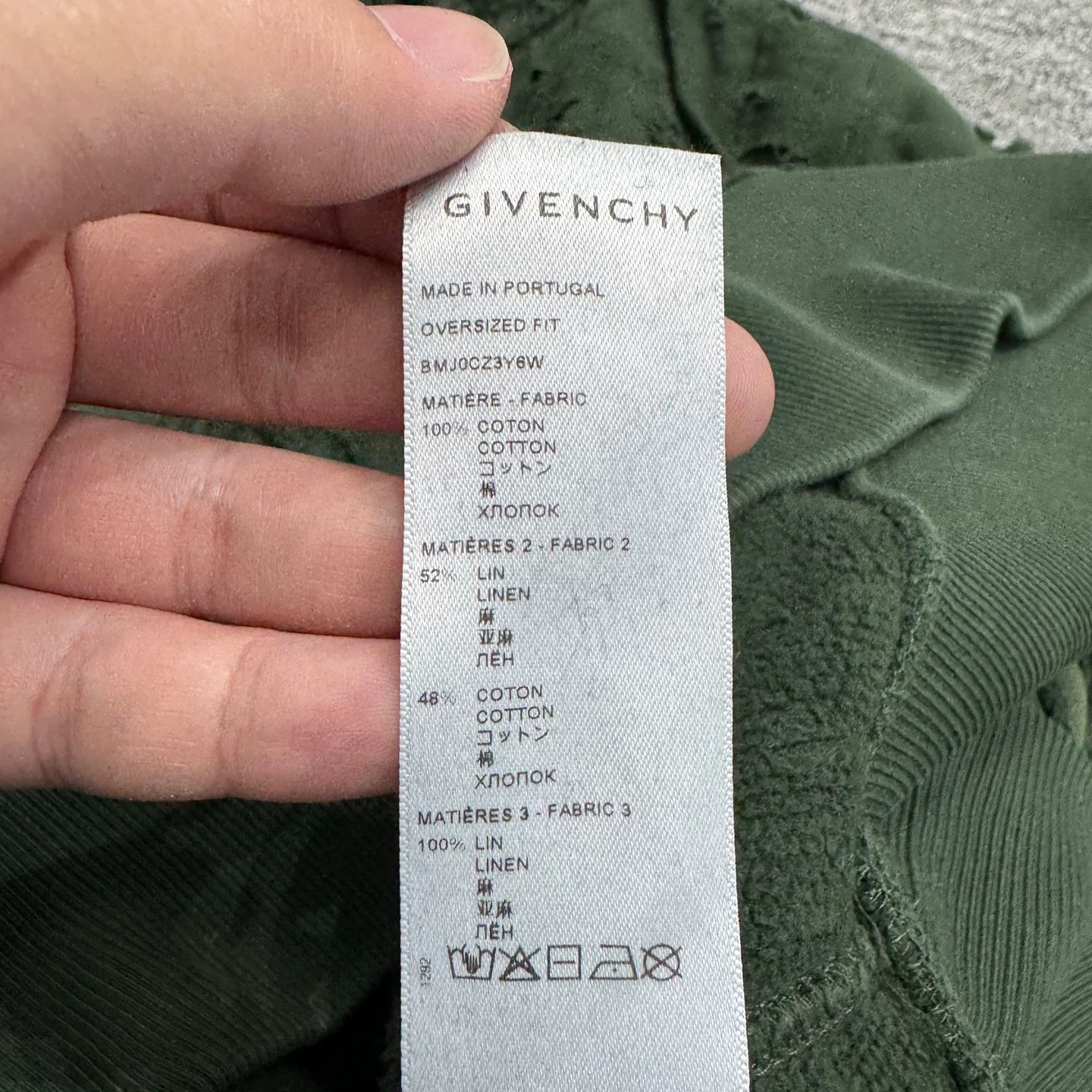 Givenchy Givenchy Distressed Boro Hoodie Size M Size US M / EU 48-50 / 2 - 4 Thumbnail