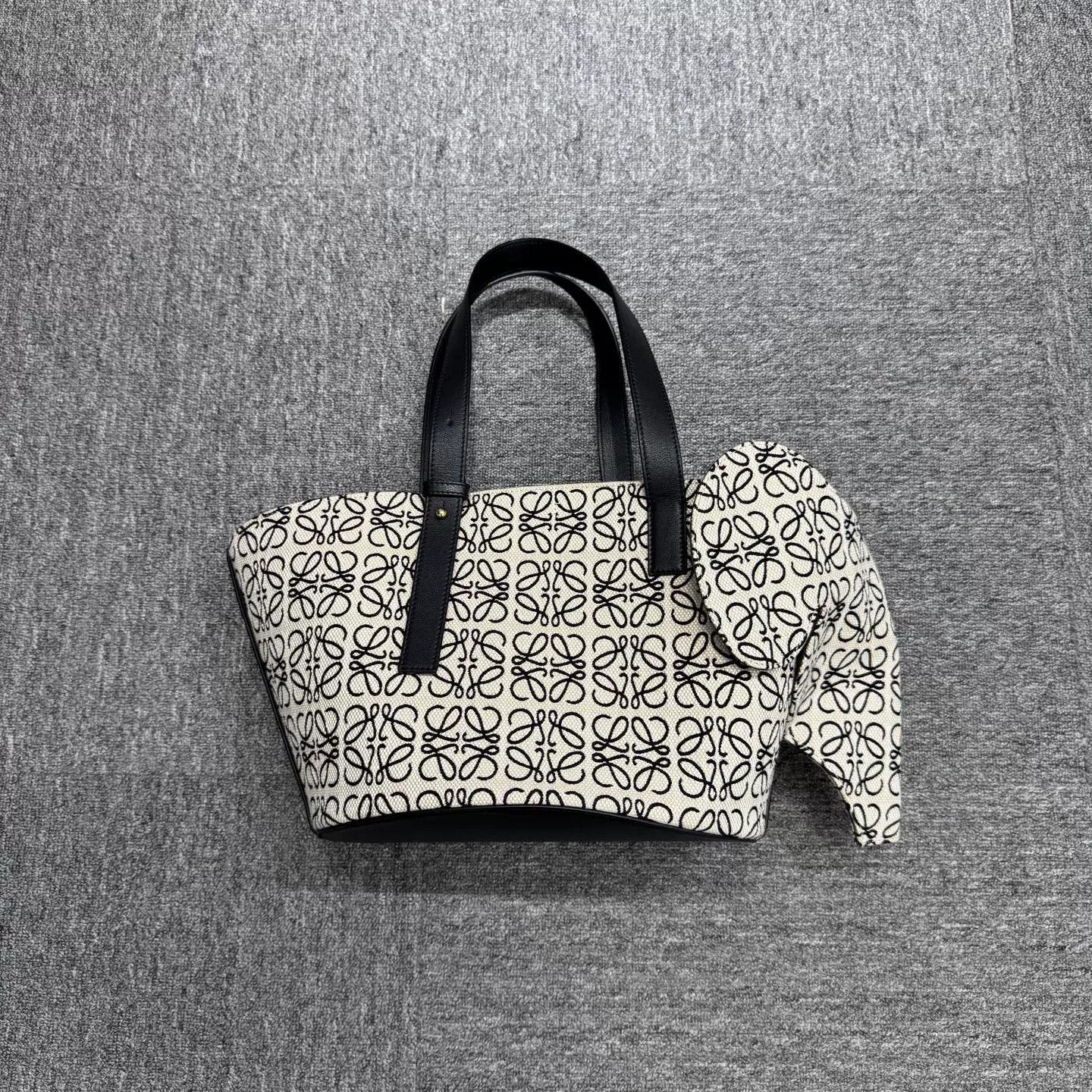 Loewe Loewe Elephant Anagram Jacquard Tote Bag ONE SIZE Size ONE SIZE - 2 Thumbnail