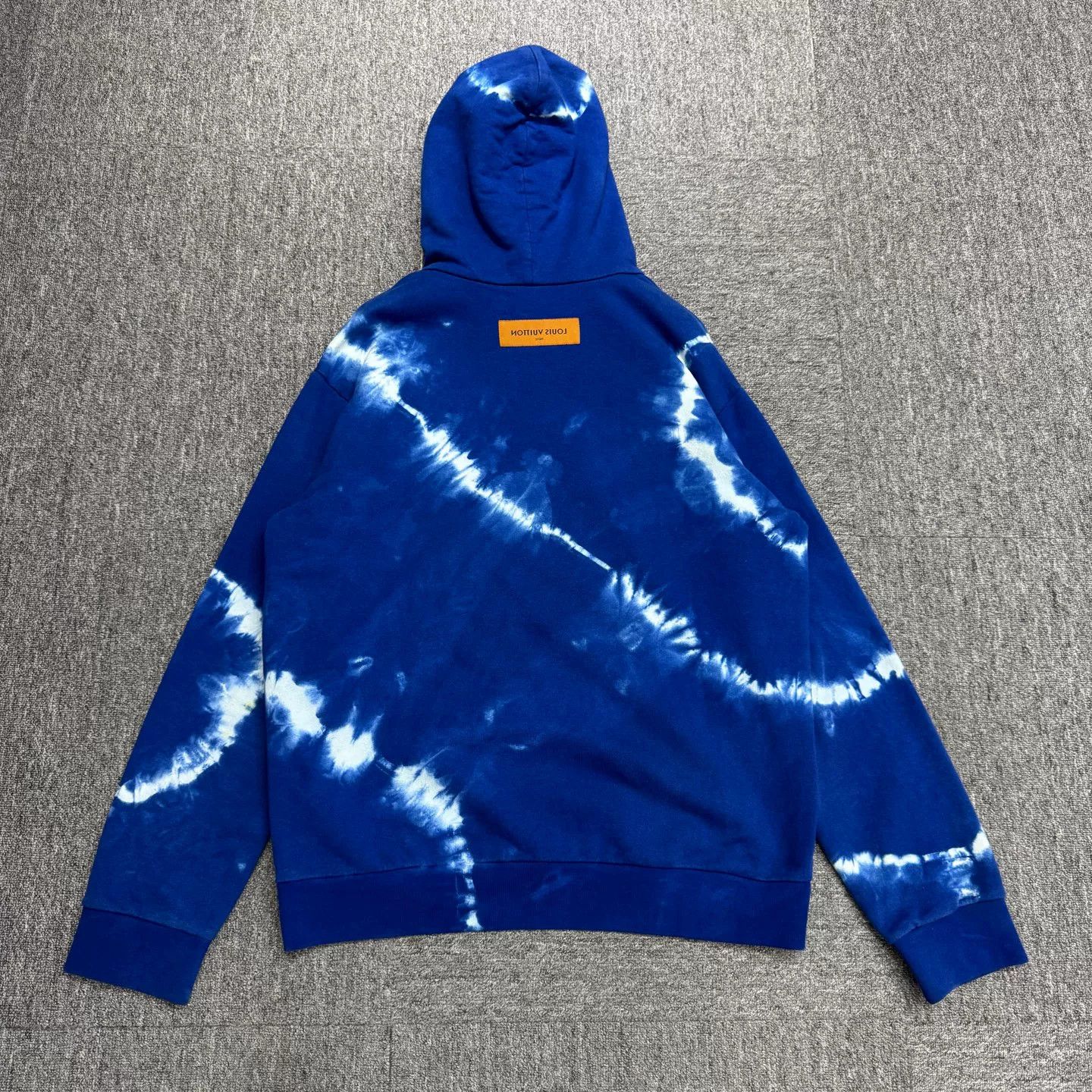 Louis Vuitton Louis Vuitton Tie-dye Hoodie Size XL Size US XL / EU 56 / 4 - 7 Thumbnail