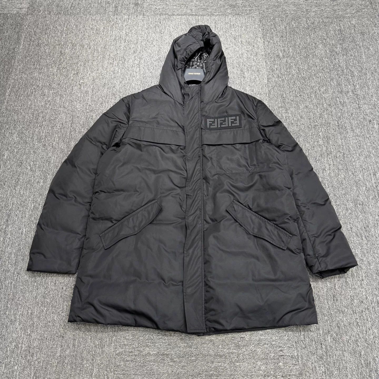Fendi Fendi Hooded Logo Patch Down Parka IT 52 Size US L / EU 52-54 / 3 - 2 Thumbnail