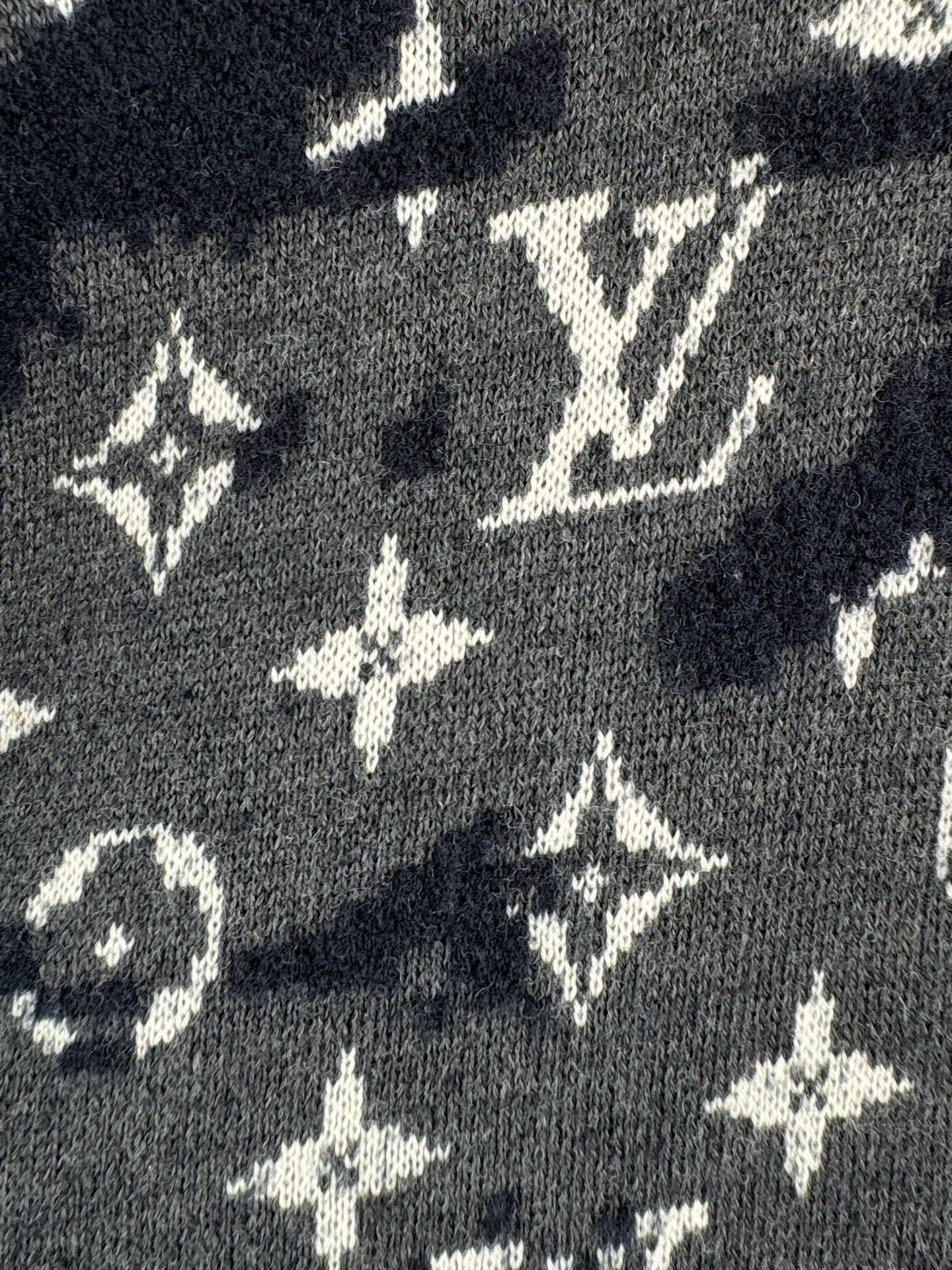 Louis Vuitton Louis Vuitton Monogram All-over Knit Sweater XXL Size US XXL / EU 58 / 5 - 4 Thumbnail