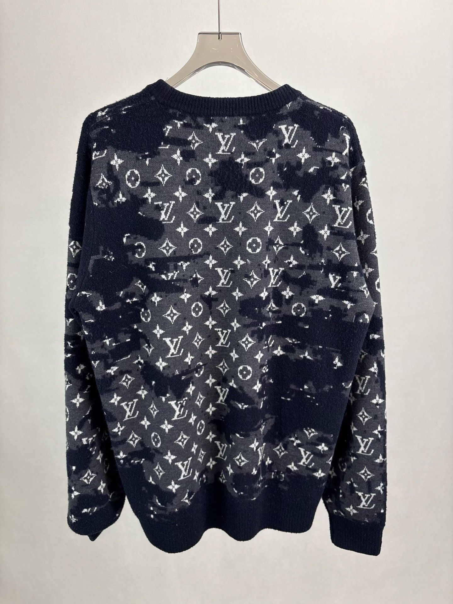 Louis Vuitton Louis Vuitton Monogram All-over Knit Sweater XXL Size US XXL / EU 58 / 5 - 3 Thumbnail