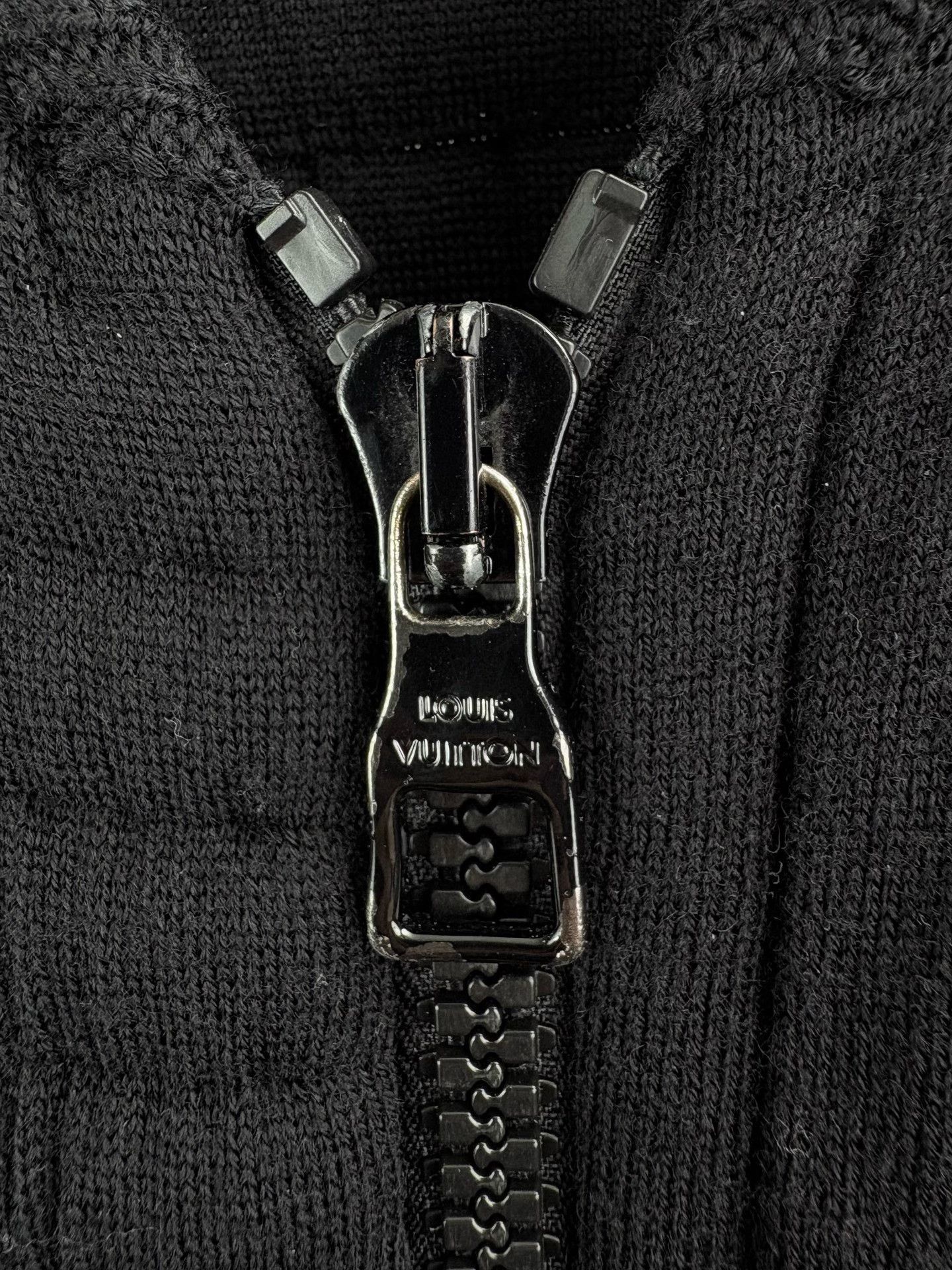 Louis Vuitton Louis Vuitton Textured Knit Zip Jacket Size S Size US S / EU 44-46 / 1 - 4 Thumbnail