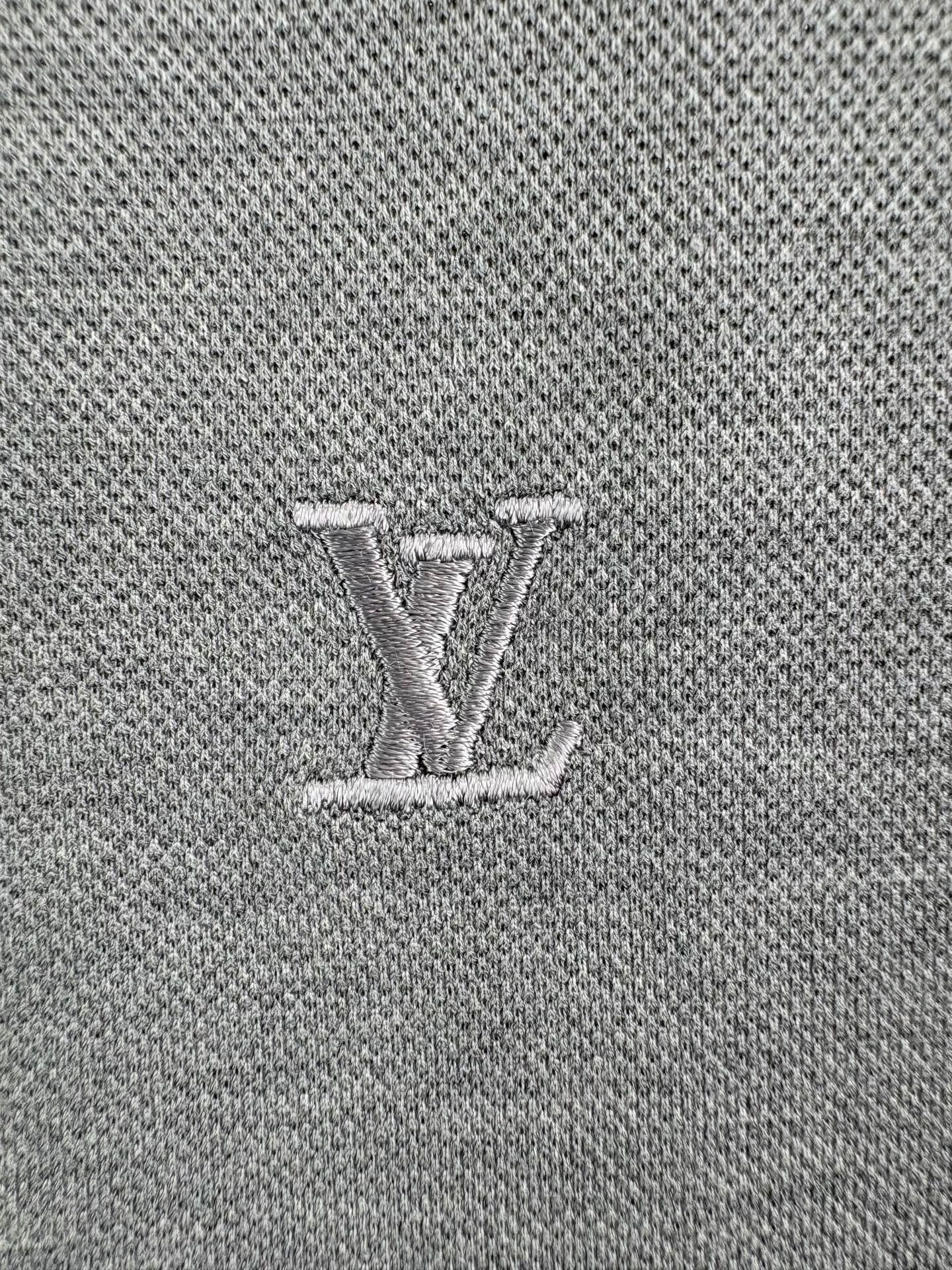 Louis Vuitton Louis Vuitton Embroidered Logo Long Sleeve Polo XL Size US XL / EU 56 / 4 - 4 Thumbnail