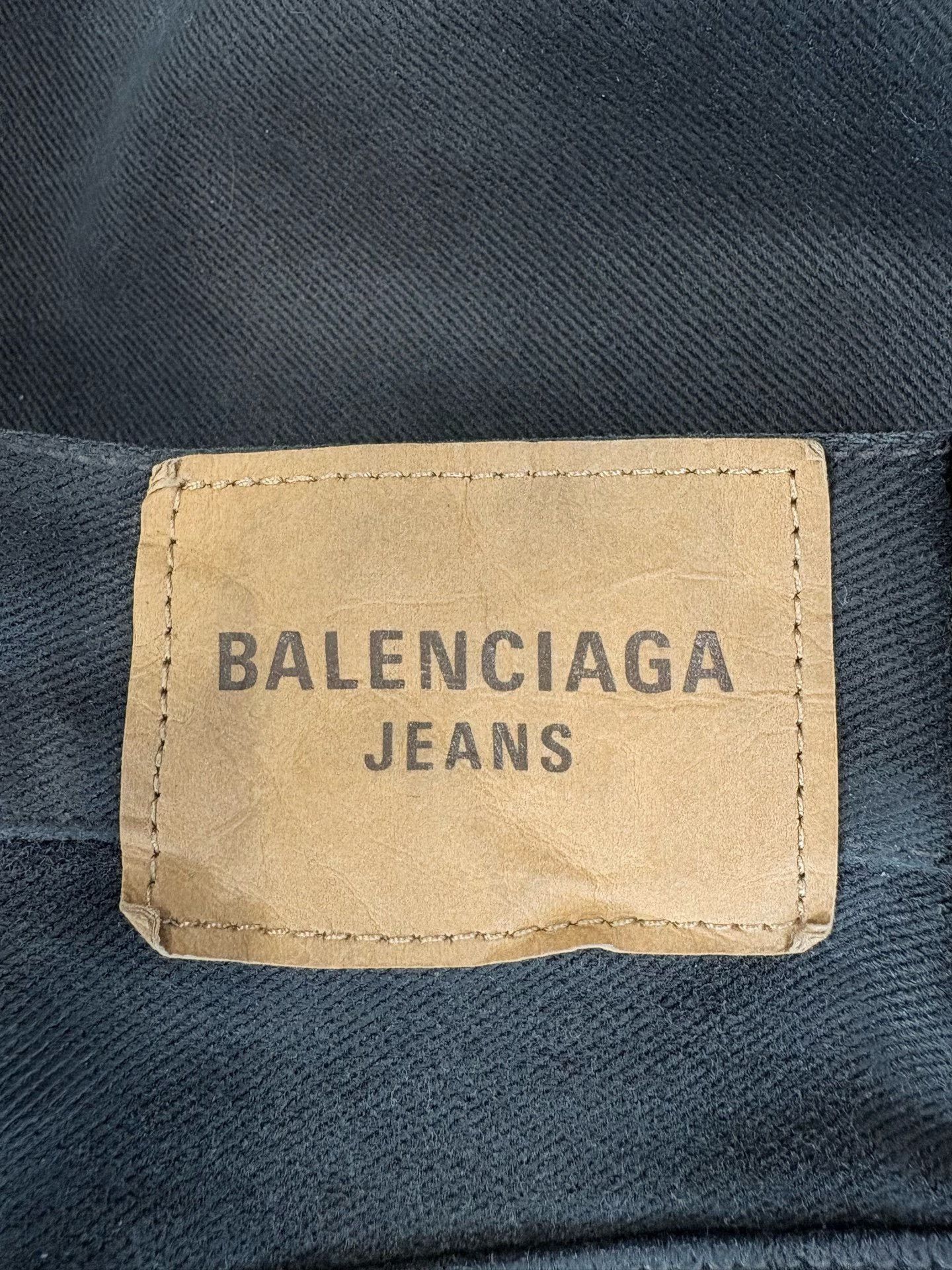 Balenciaga Balenciaga Distressed Baggy Denim Jeans Size M Size US 32 / EU 48 - 5 Thumbnail