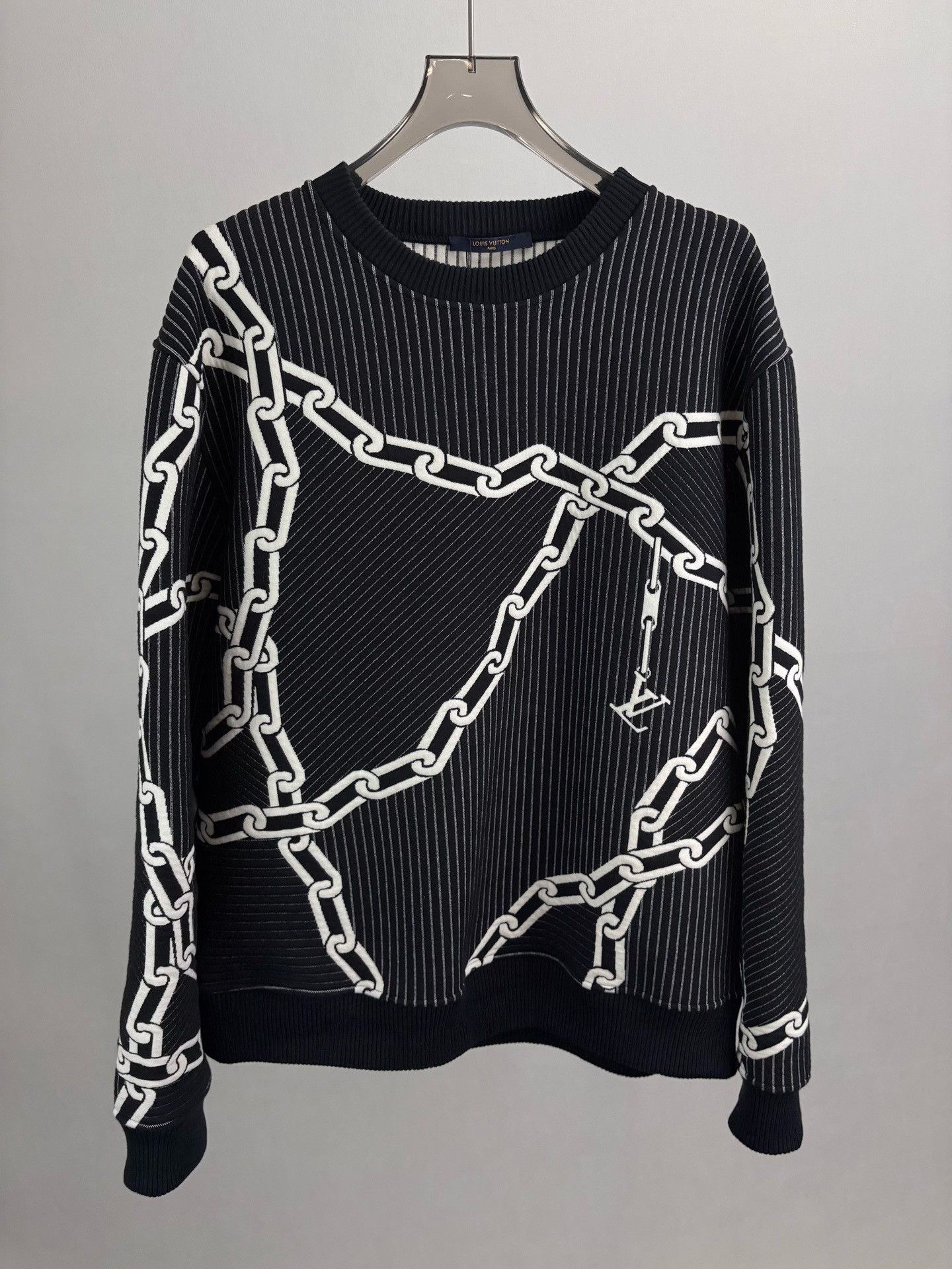 Louis Vuitton Louis Vuitton Chain Print Sweatshirt Size XL Size US XL / EU 56 / 4 - 2 Thumbnail