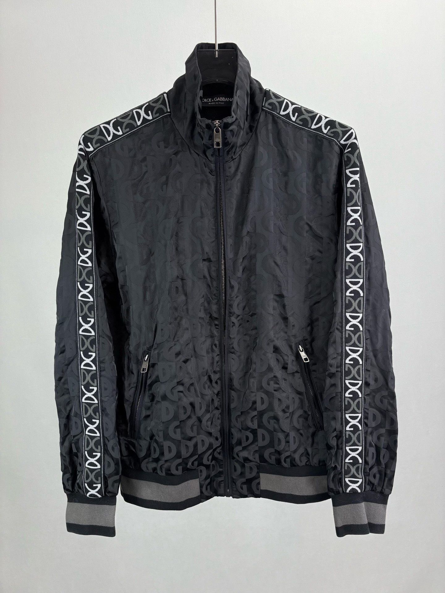 Dolce & Gabbana Dolce & Gabbana Monogram Logo Tape Zip Jacket EU 46 Size US S / EU 44-46 / 1 - 2 Thumbnail
