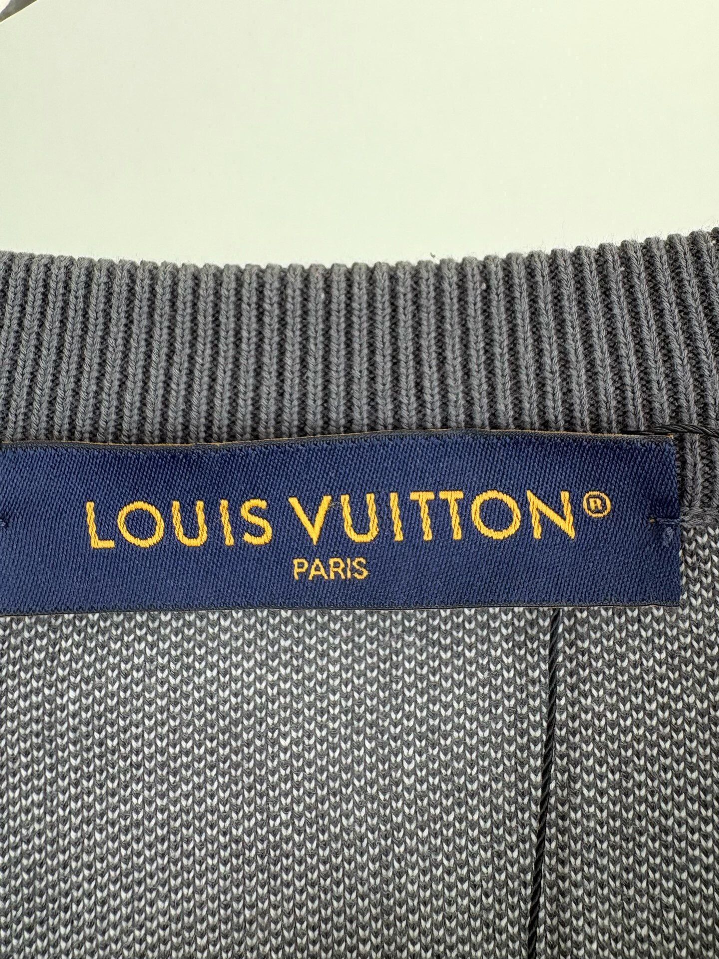 Louis Vuitton Louis Vuitton Bugs Bunny Graphic Knit Sweater XL Size US XL / EU 56 / 4 - 5 Thumbnail