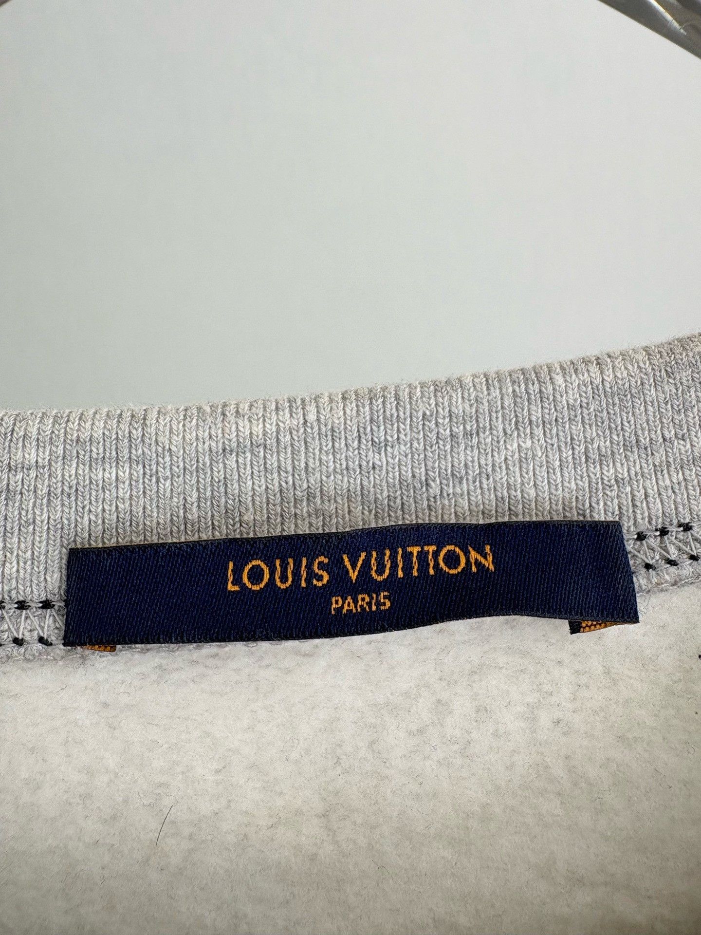 Louis Vuitton Louis Vuitton Peace and Love Embroidered Sweatshirt XXL Size US XXL / EU 58 / 5 - 5 Thumbnail