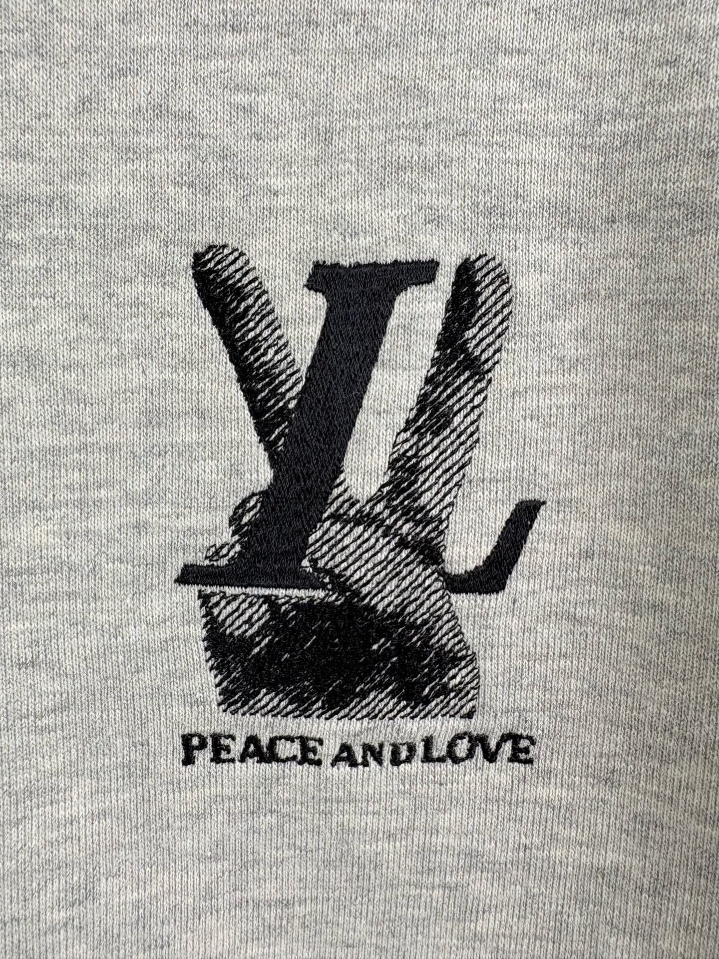 Louis Vuitton Louis Vuitton Peace and Love Embroidered Sweatshirt XXL Size US XXL / EU 58 / 5 - 4 Thumbnail