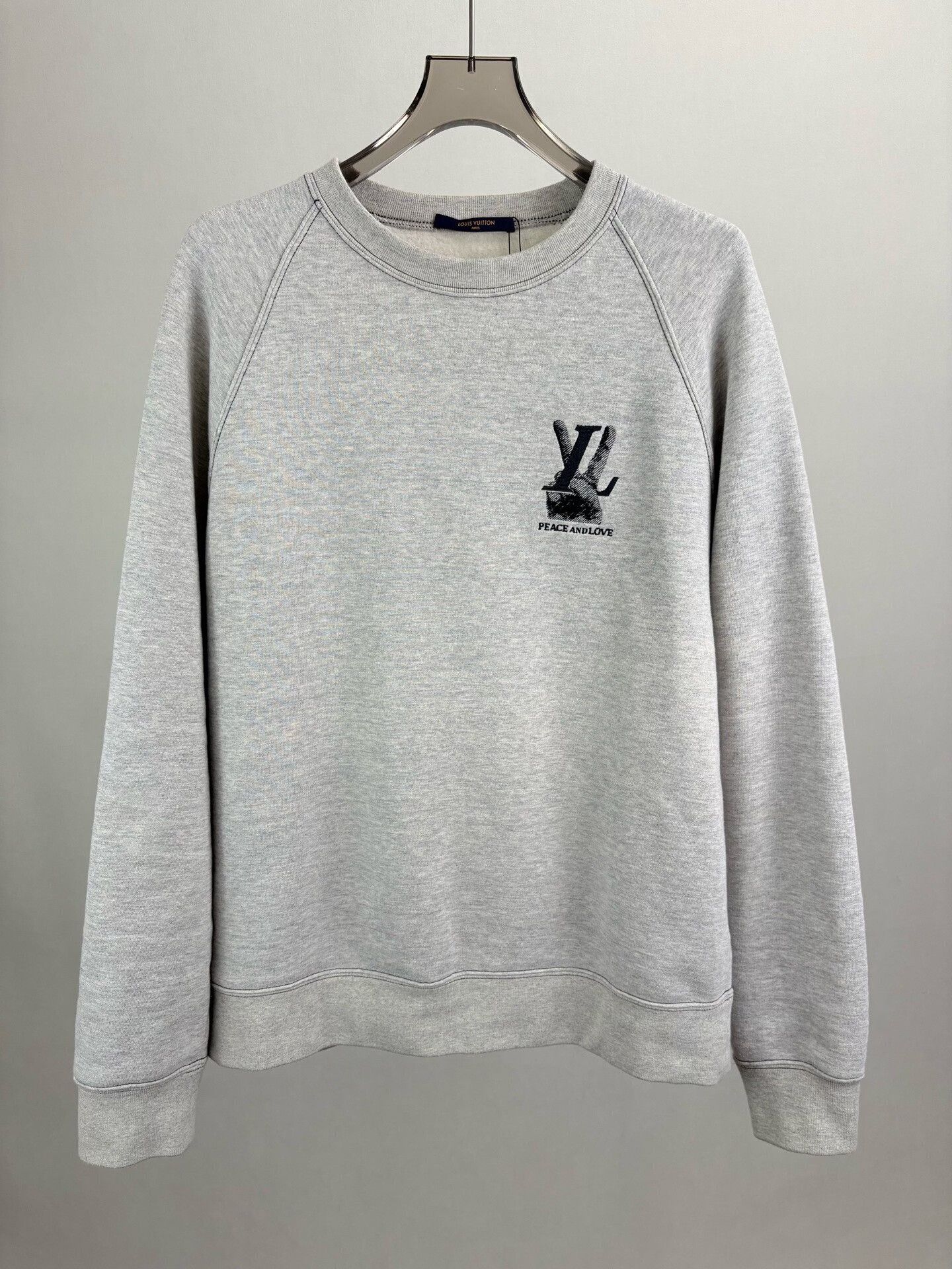 Louis Vuitton Louis Vuitton Peace and Love Embroidered Sweatshirt XXL Size US XXL / EU 58 / 5 - 2 Thumbnail