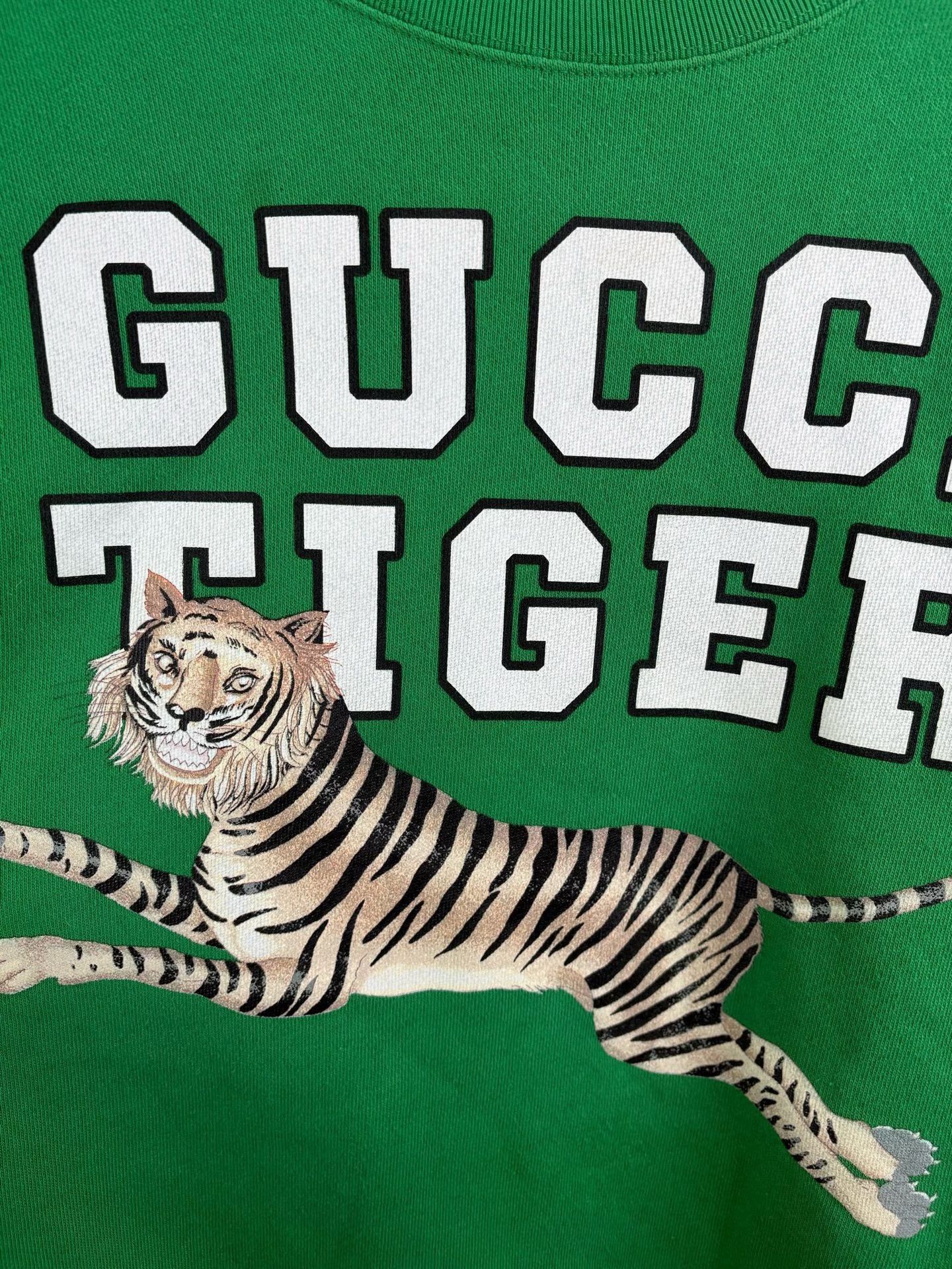 Gucci Gucci Tiger Print Sweatshirt Size M Size US M / EU 48-50 / 2 - 4 Thumbnail