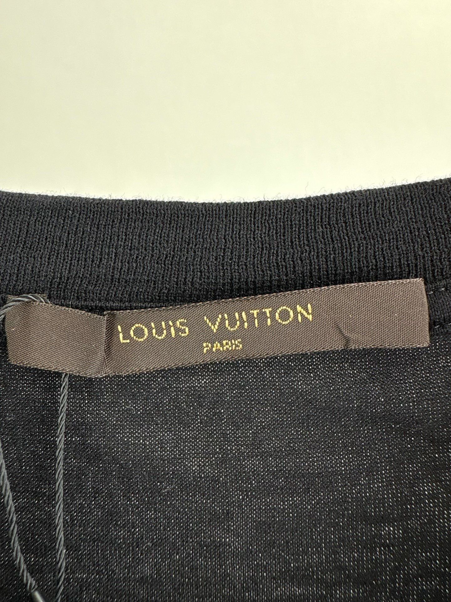 Louis Vuitton Louis Vuitton x Fragment Design Patch T-Shirt XL Size US XL / EU 56 / 4 - 5 Thumbnail
