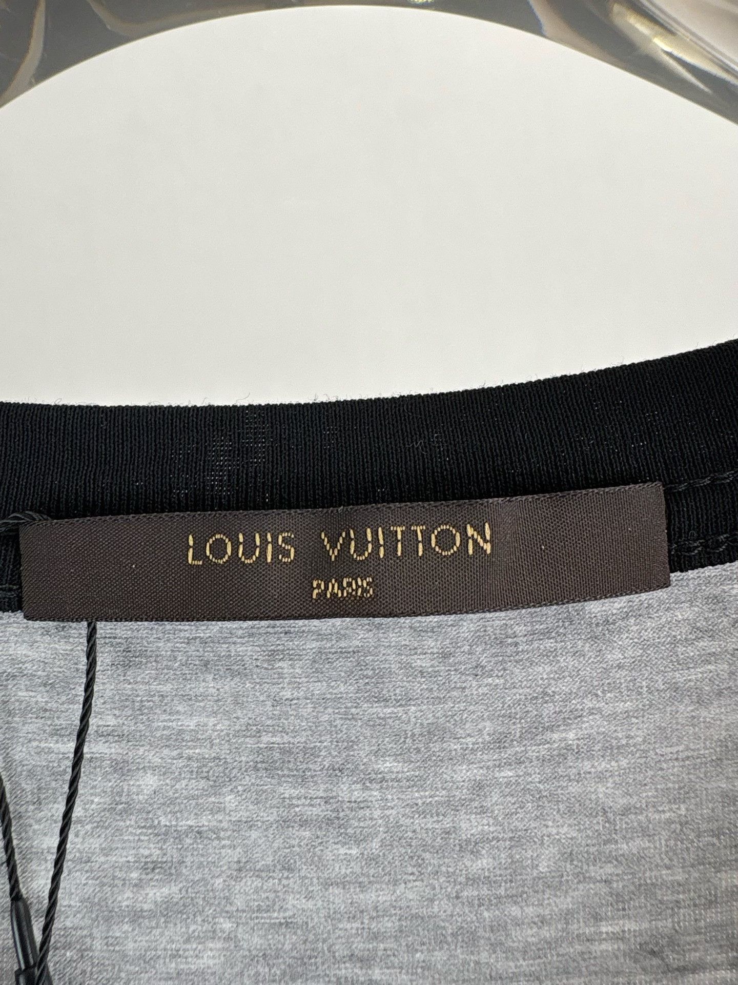 Louis Vuitton Louis Vuitton Tri-Color Block LV Logo T-Shirt XL Size US XL / EU 56 / 4 - 5 Thumbnail