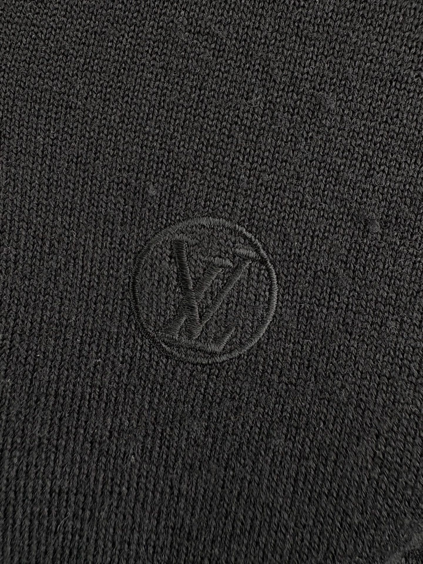 Louis Vuitton Louis Vuitton Logo Zip-Up Knit Jacket XL Size US XL / EU 56 / 4 - 4 Thumbnail