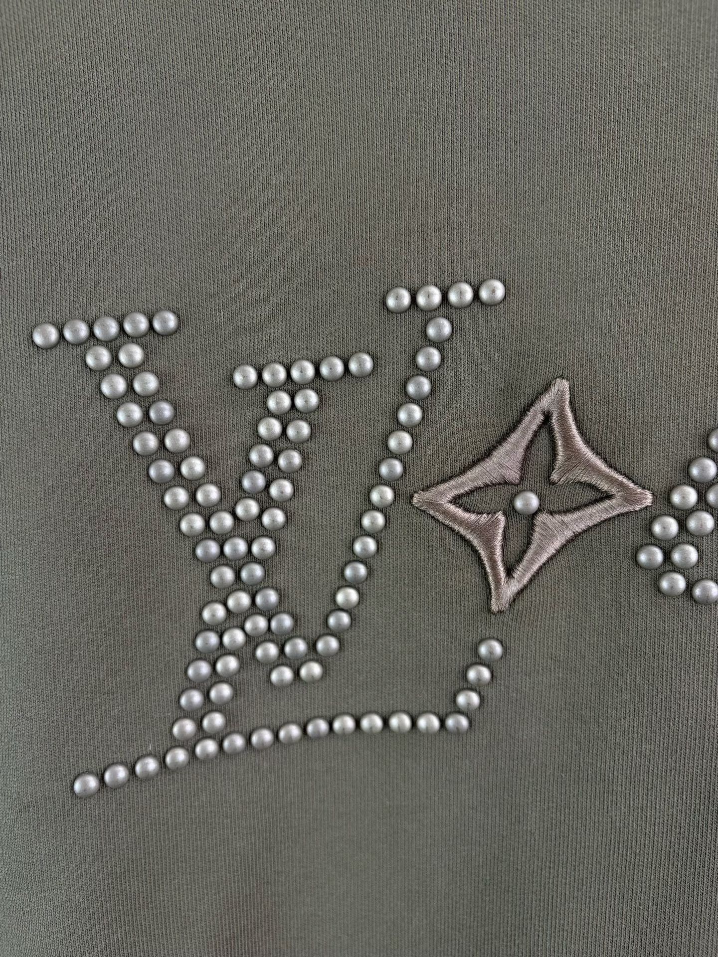 Louis Vuitton Louis Vuitton Studded Pharrell Sweatshirt XL Size US XL / EU 56 / 4 - 4 Thumbnail