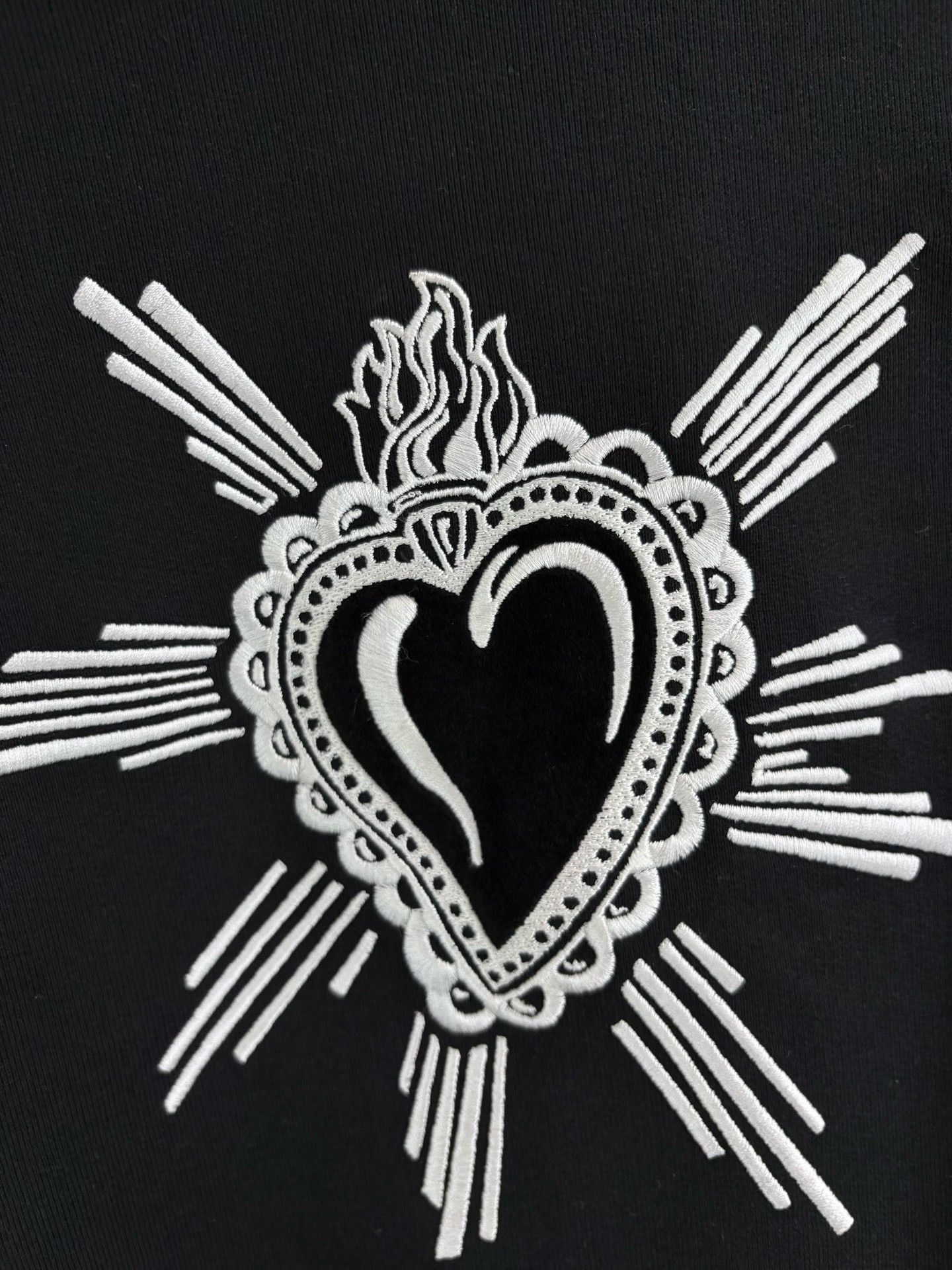Dolce & Gabbana Dolce & Gabbana Embroidered Heart Hoodie Size 58 Size US XXL / EU 58 / 5 - 4 Thumbnail