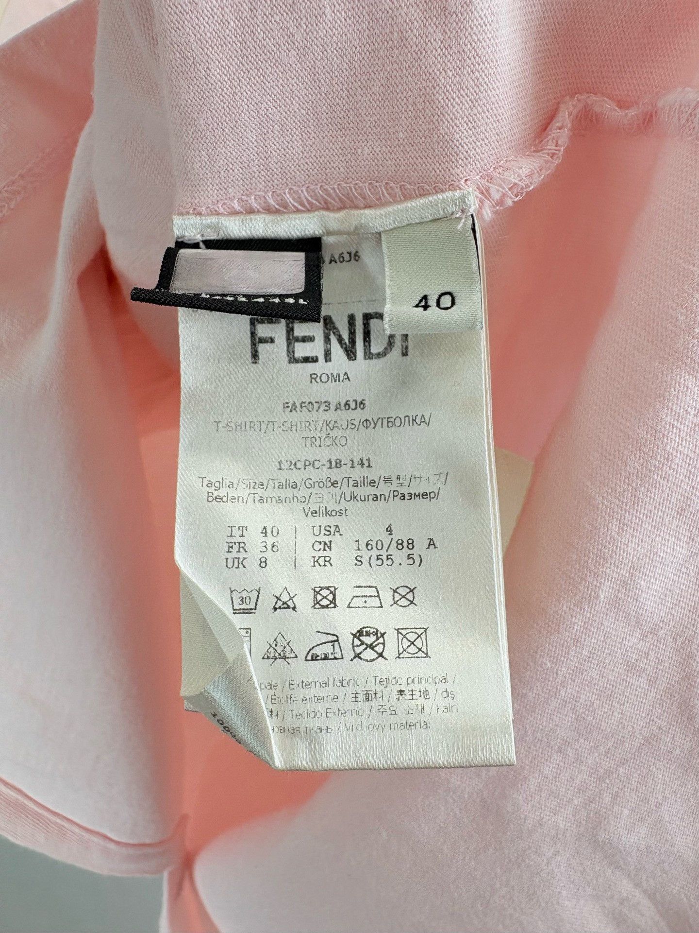 Fendi Fendi Logo Tape Pink T-Shirt IT 40 Size S / US 4 / IT 40 - 6 Thumbnail
