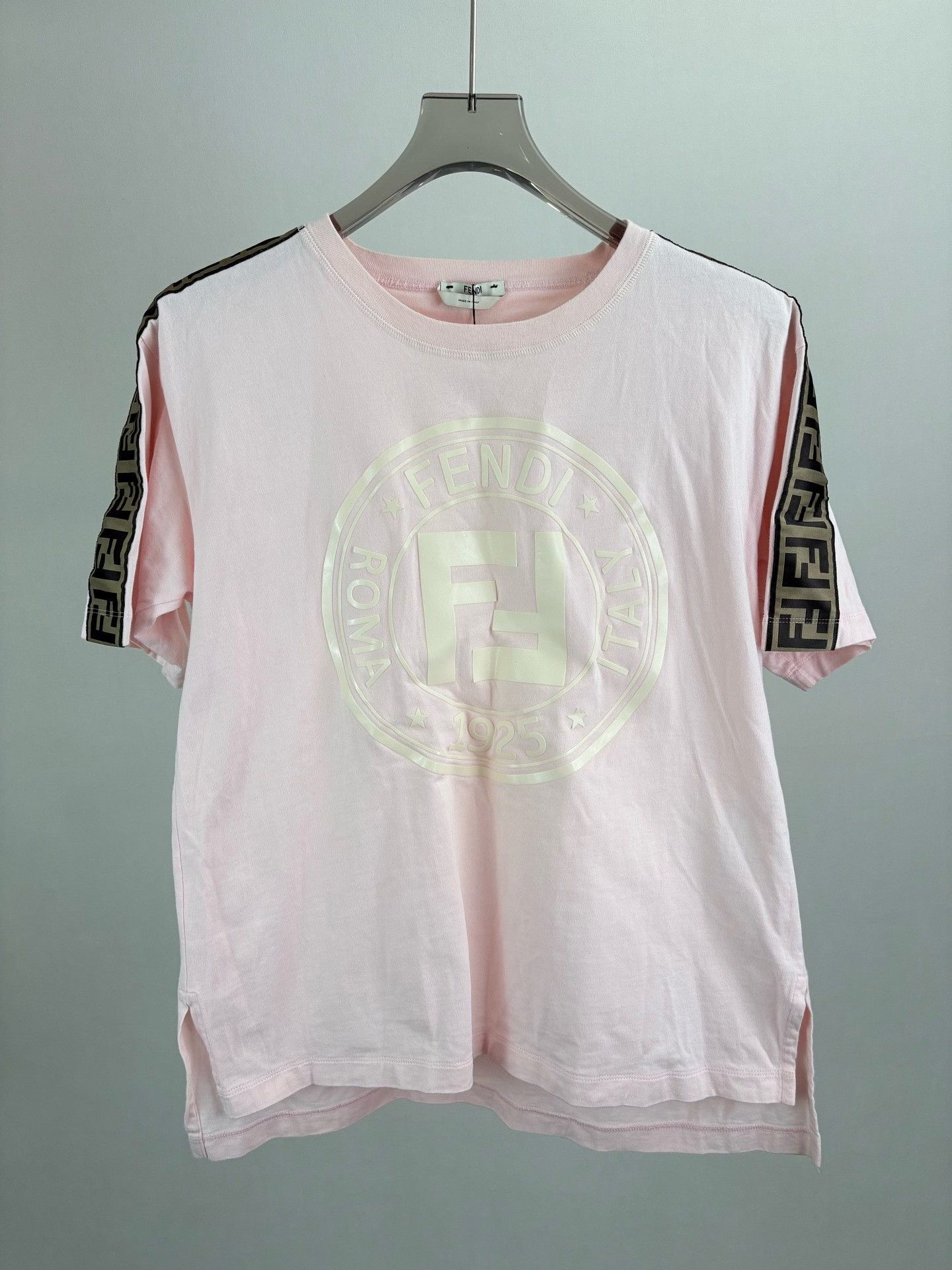 Fendi Fendi Logo Tape Pink T-Shirt IT 40 Size S / US 4 / IT 40 - 2 Thumbnail