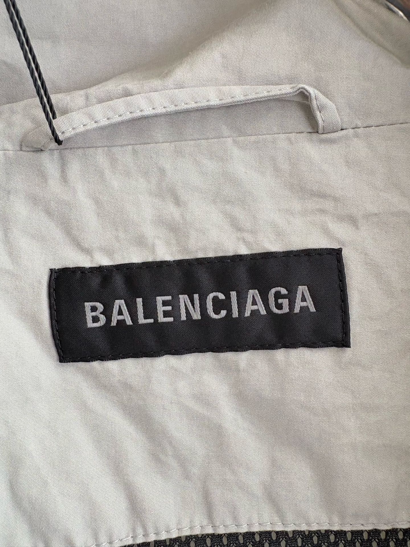 Balenciaga Balenciaga Grey Paneled Logo Windbreaker Jacket US S Size US S / EU 44-46 / 1 - 5 Thumbnail