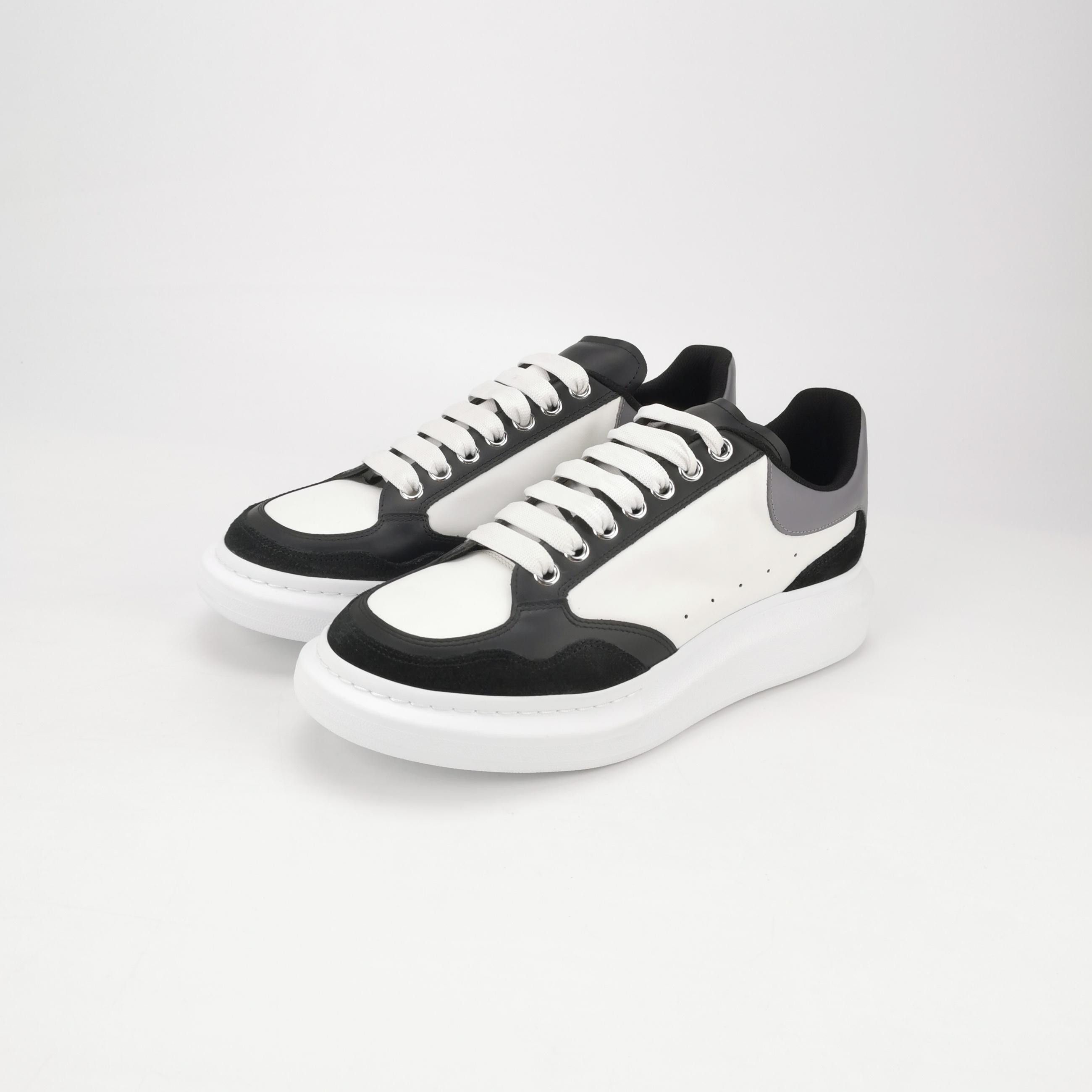 Alexander McQueen Alexander McQueen Men 11 Lowtop Sneakers Size US 11 / EU 44 - 2 Thumbnail