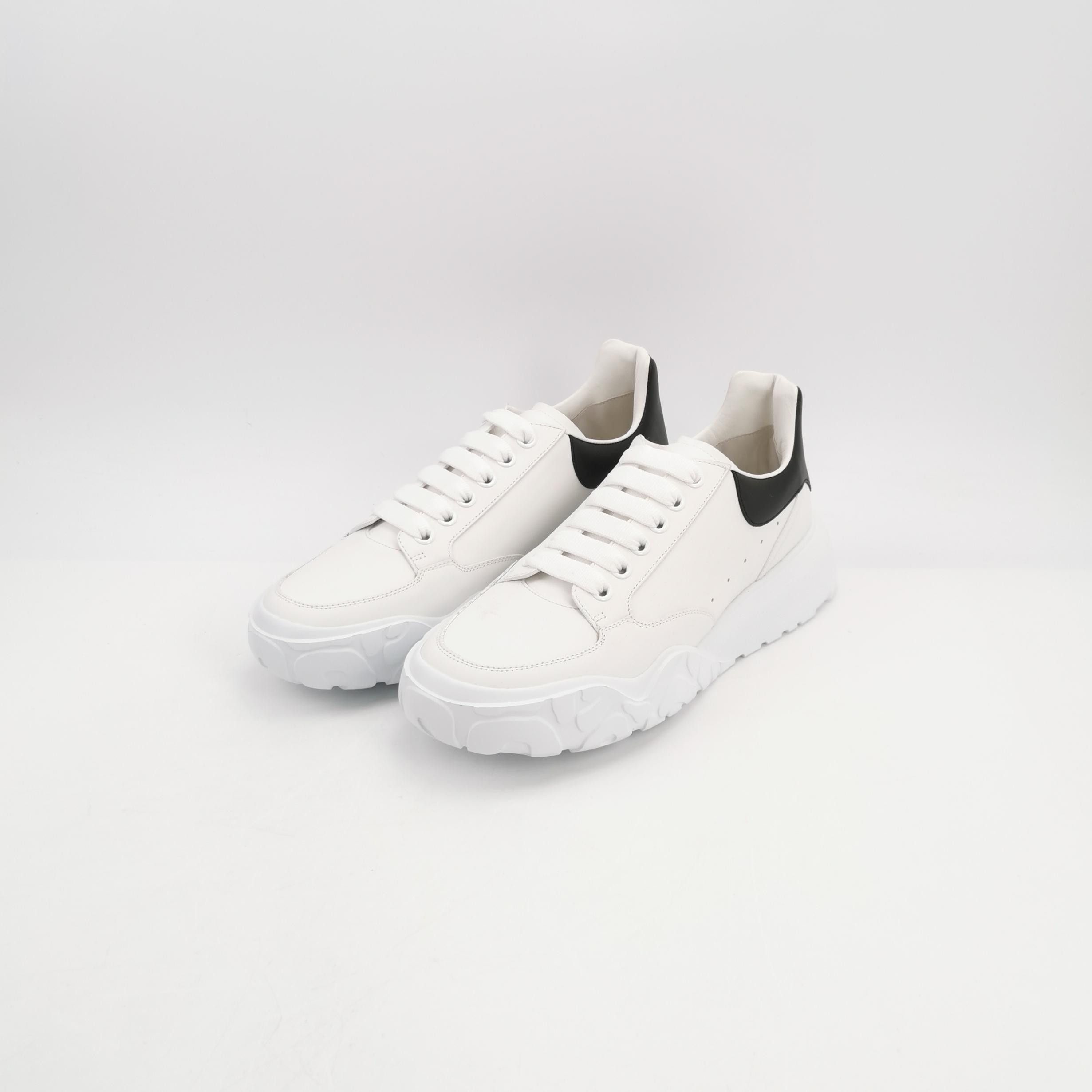 Alexander McQueen Alexander McQueen Men 11 Lowtop Sneakers Size US 11 / EU 44 - 2 Thumbnail