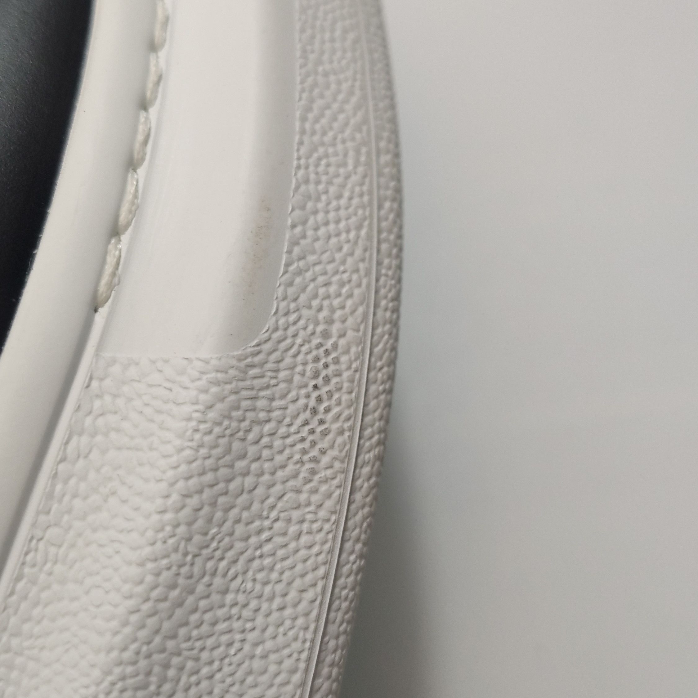 Alexander McQueen Alexander McQueen Men 10 Lowtop Sneakers Size US 10 / EU 43 - 10 Thumbnail